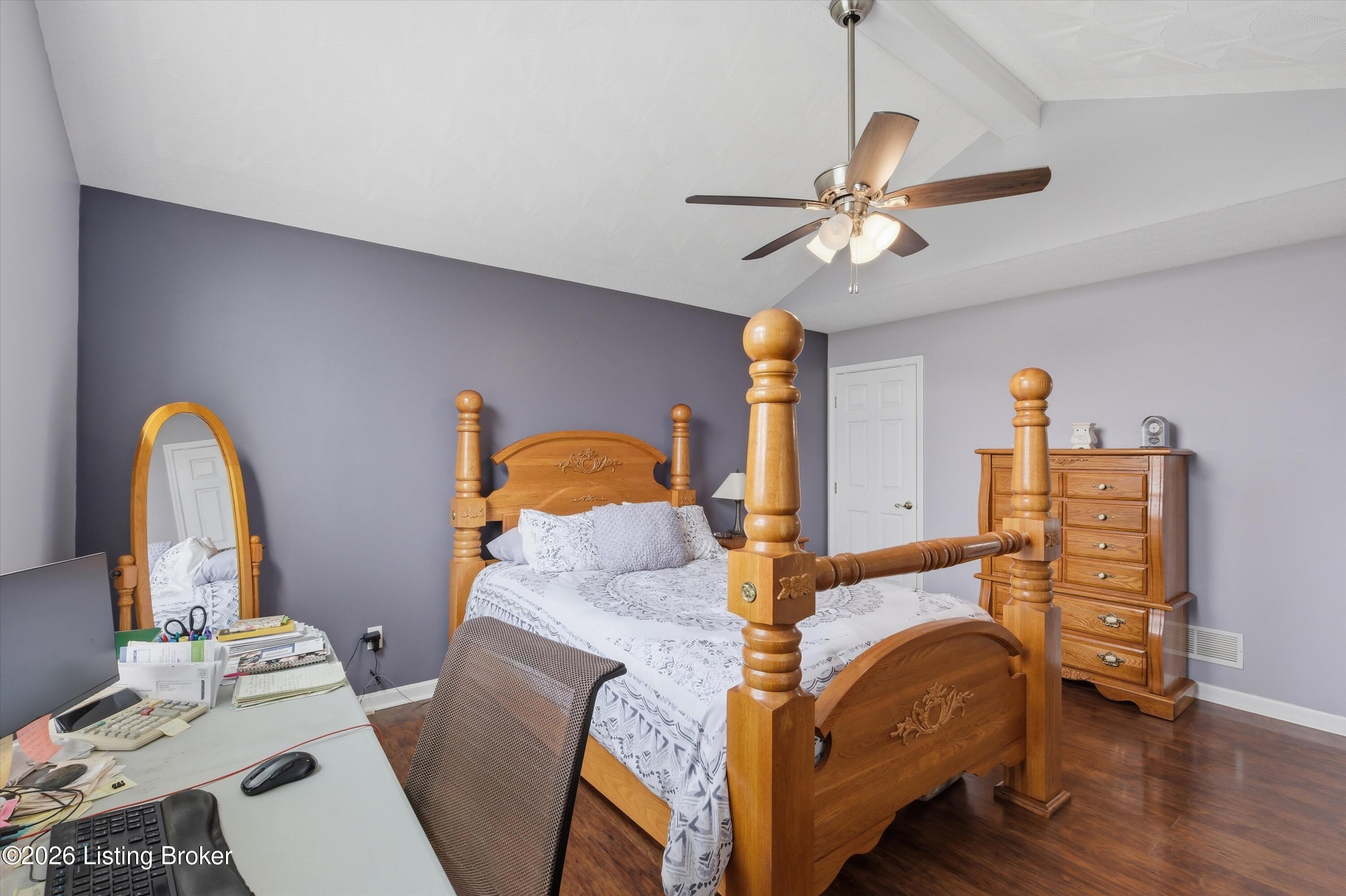 484 Circle Valley Dr