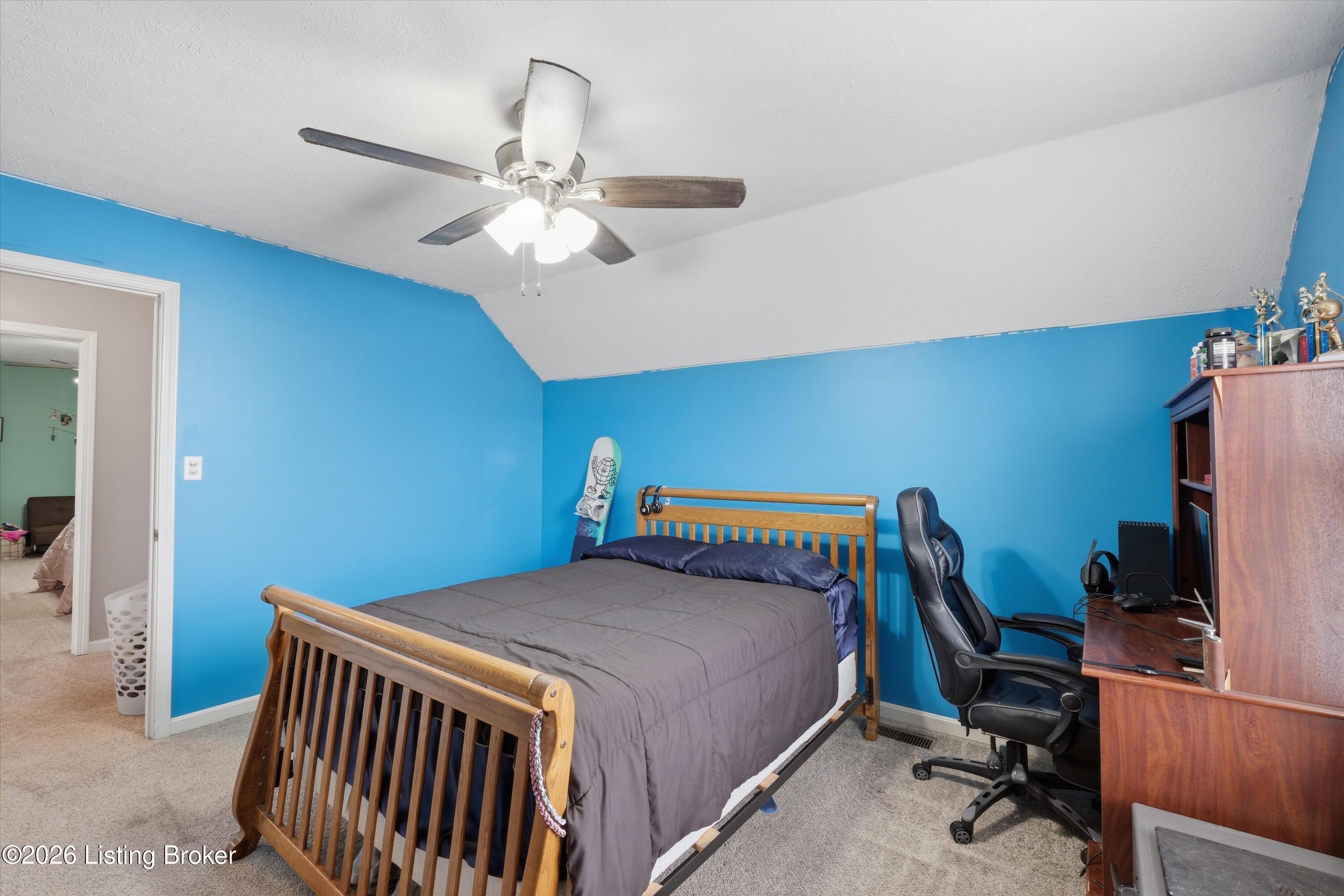 484 Circle Valley Dr