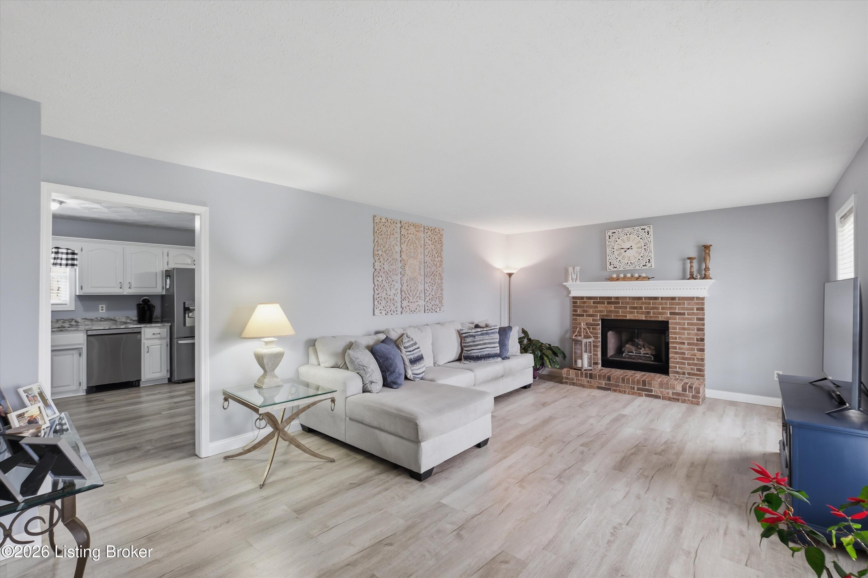 484 Circle Valley Dr