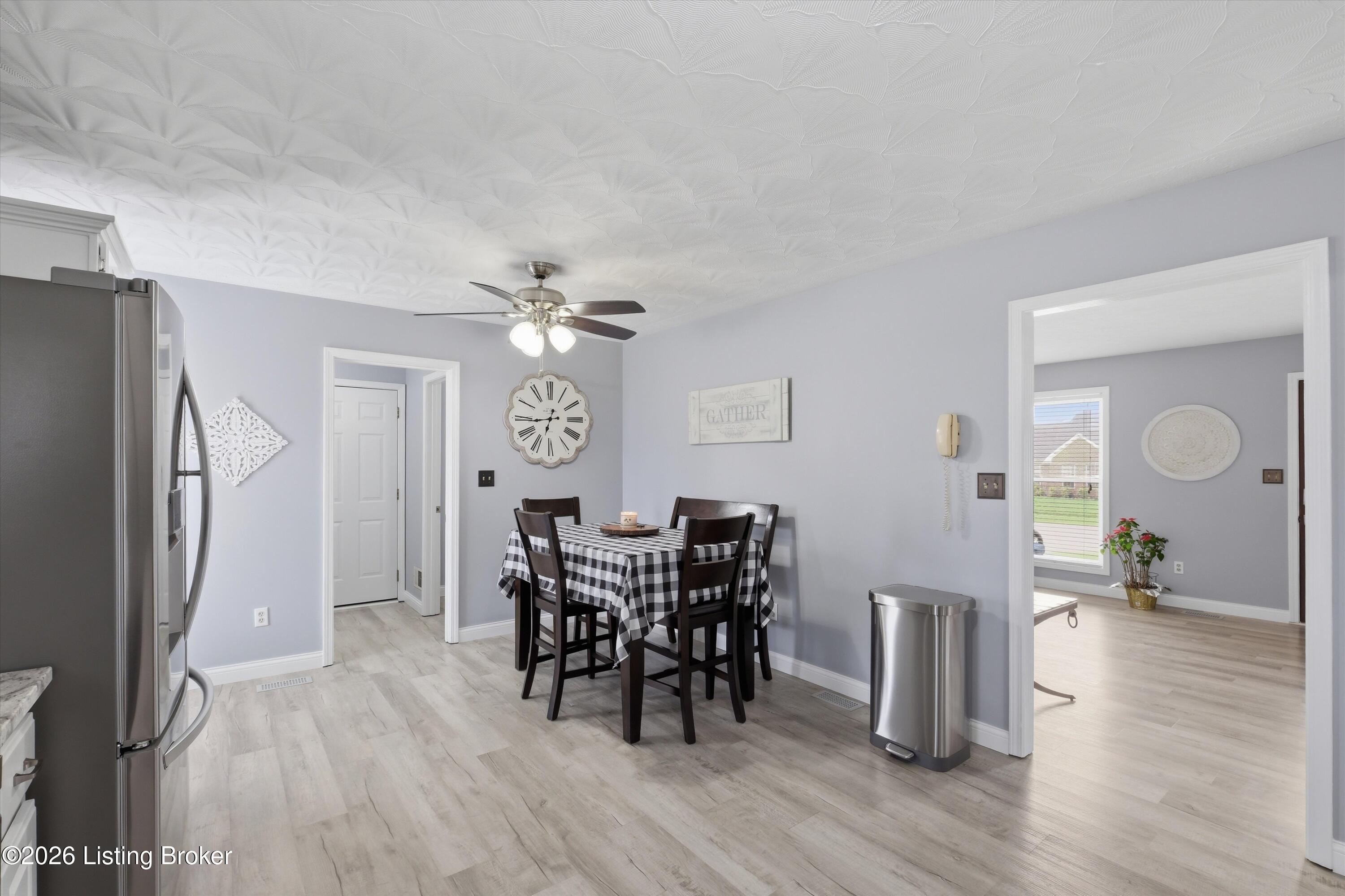 484 Circle Valley Dr