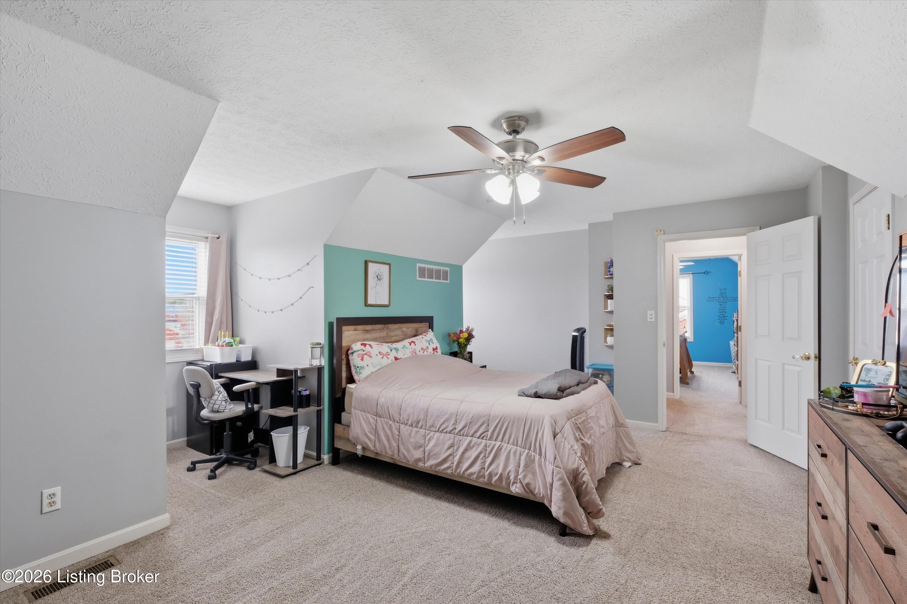 484 Circle Valley Dr
