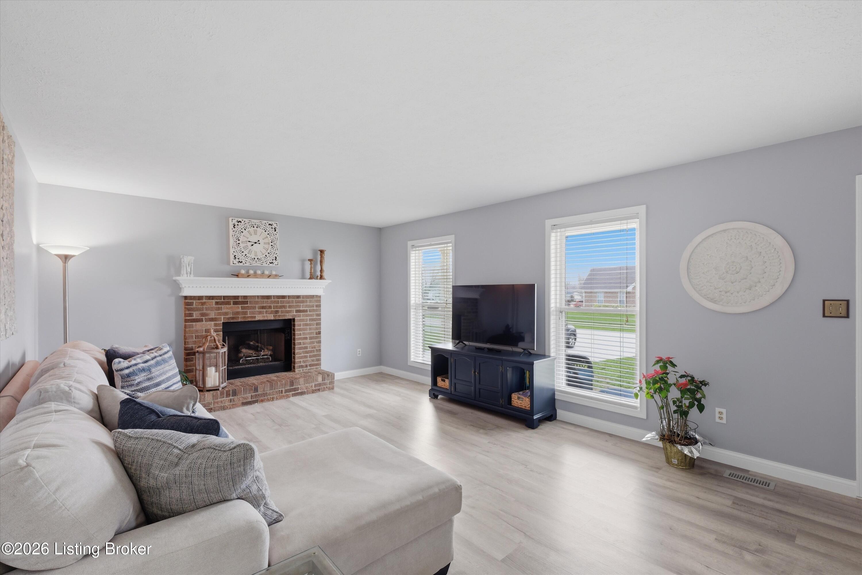 484 Circle Valley Dr