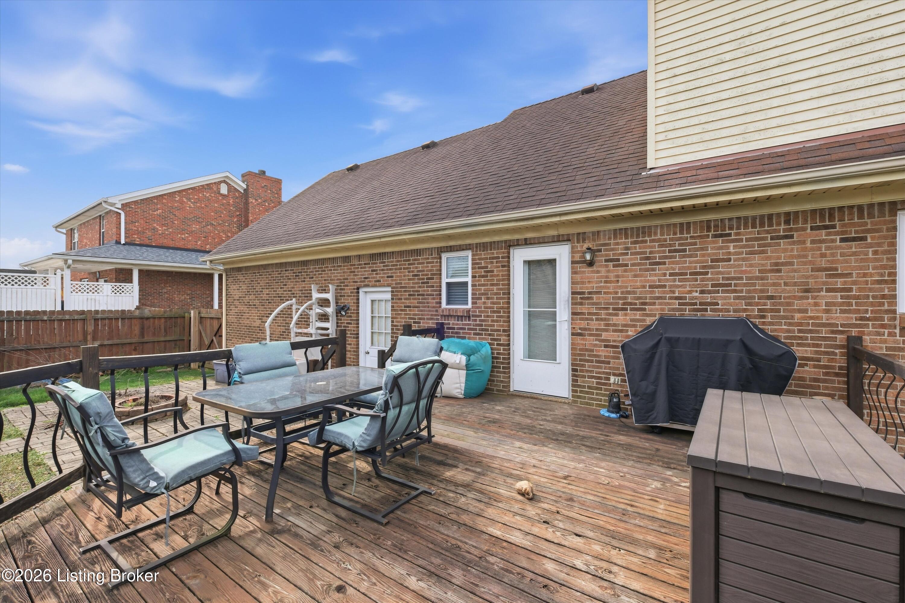 484 Circle Valley Dr