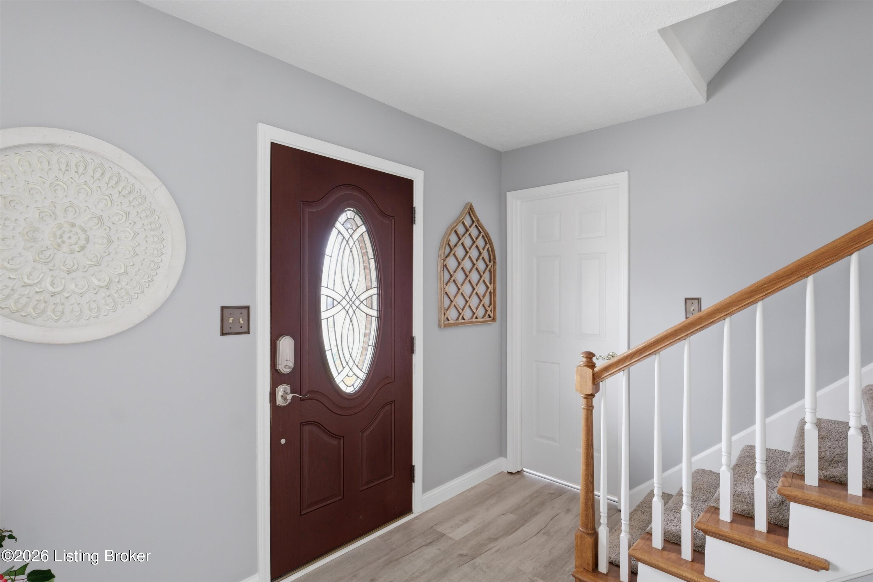 484 Circle Valley Dr