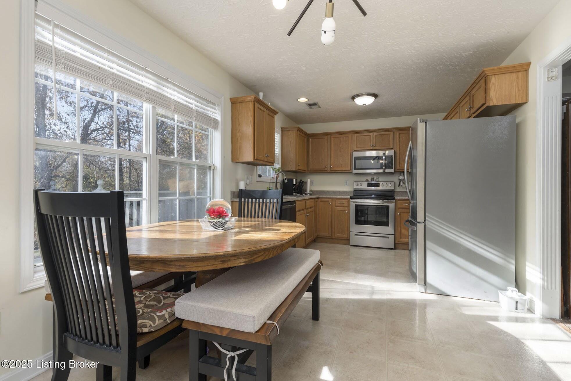 834 Tecumseh Dr