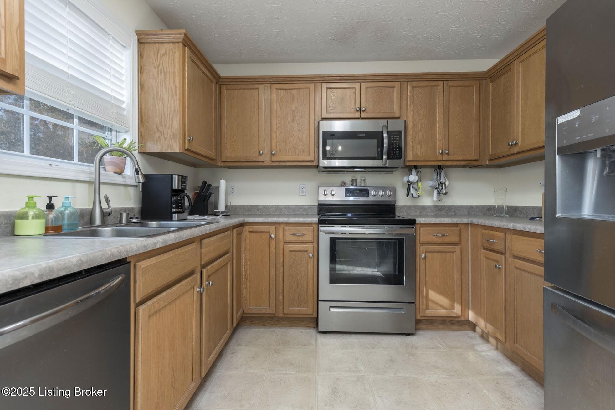 834 Tecumseh Dr