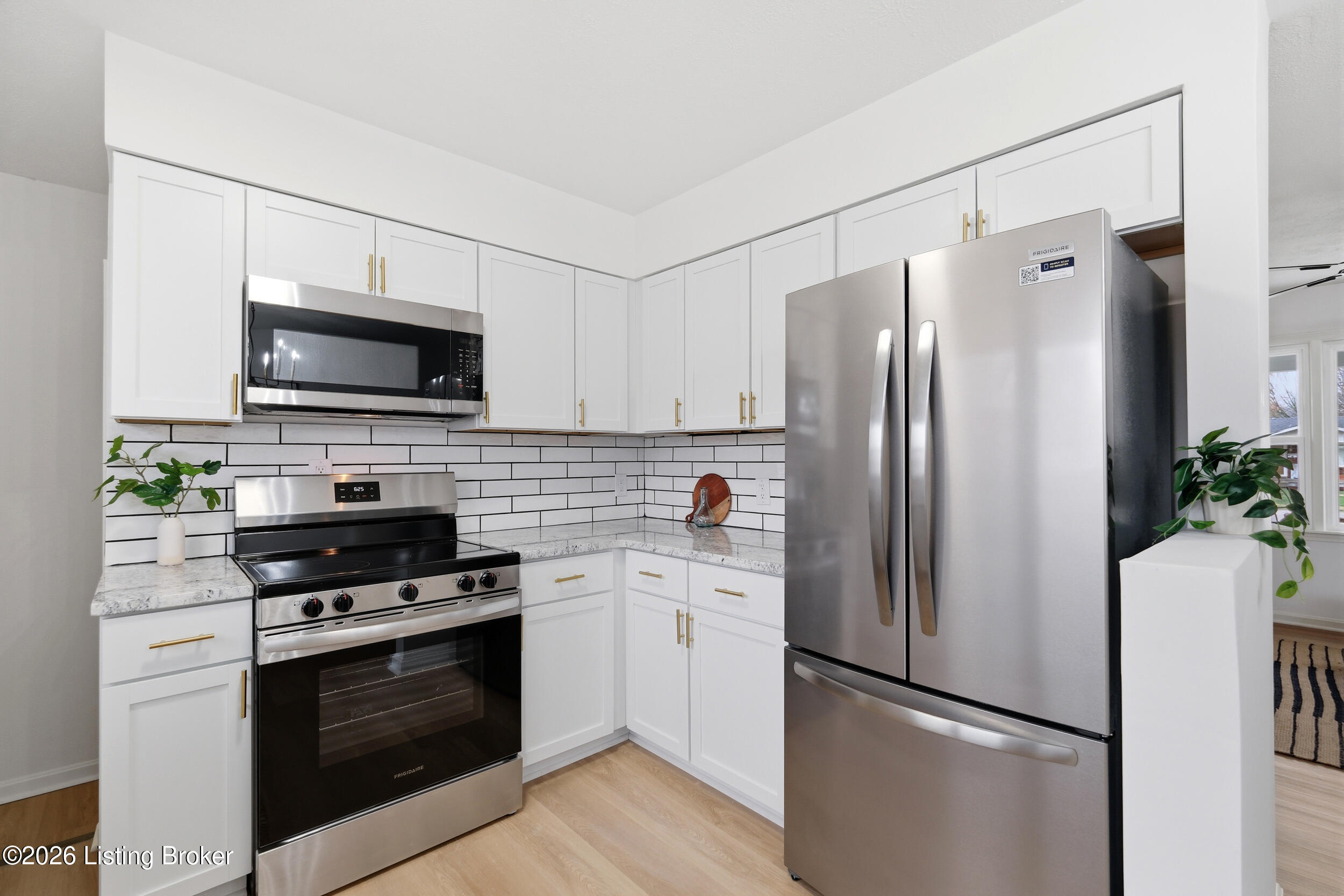 5009 Paramount Dr