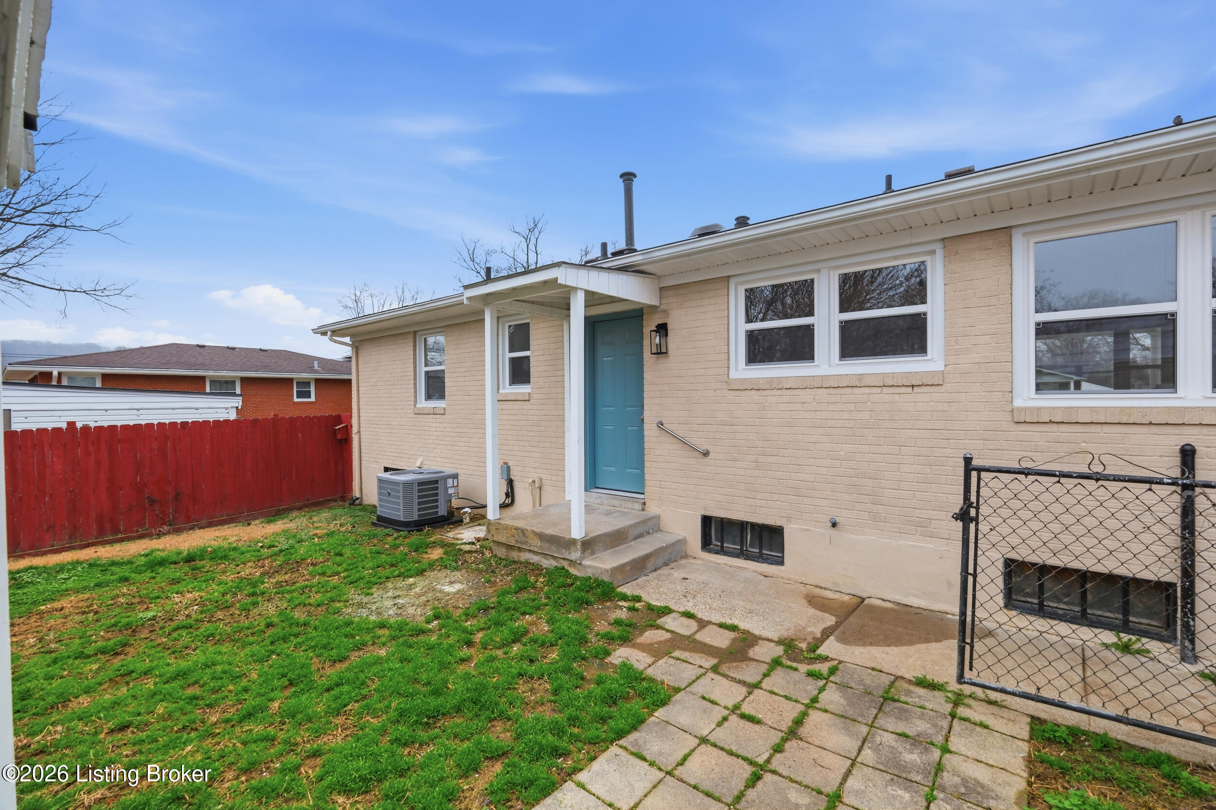 5009 Paramount Dr
