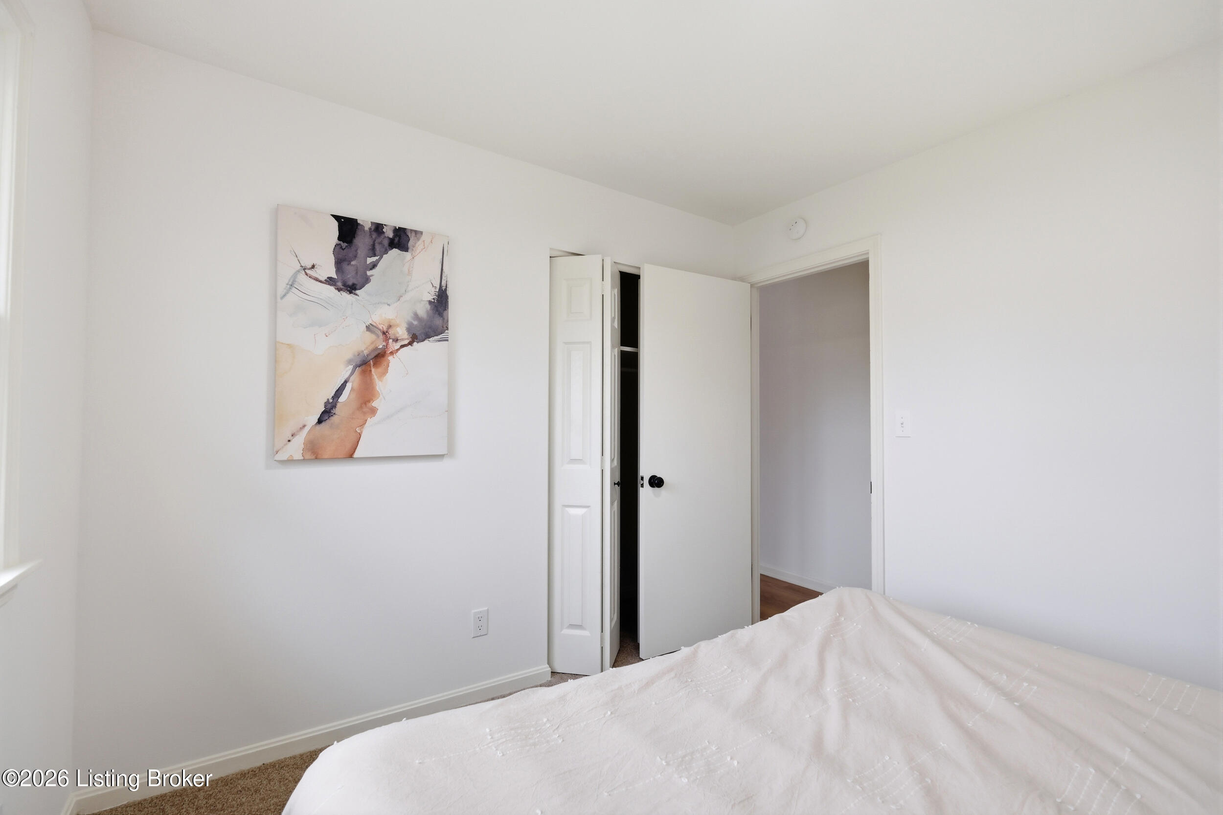 5009 Paramount Dr