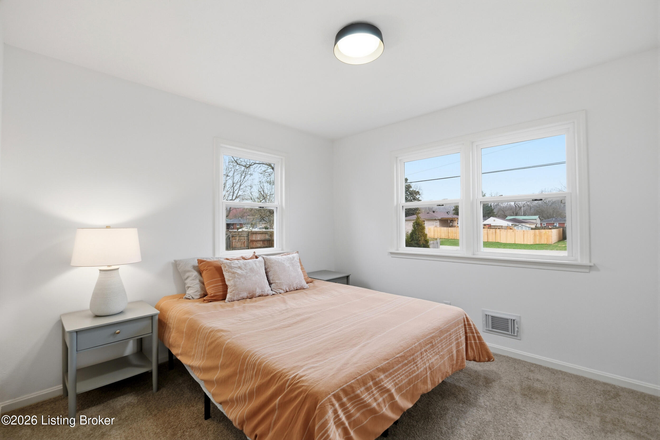 5009 Paramount Dr
