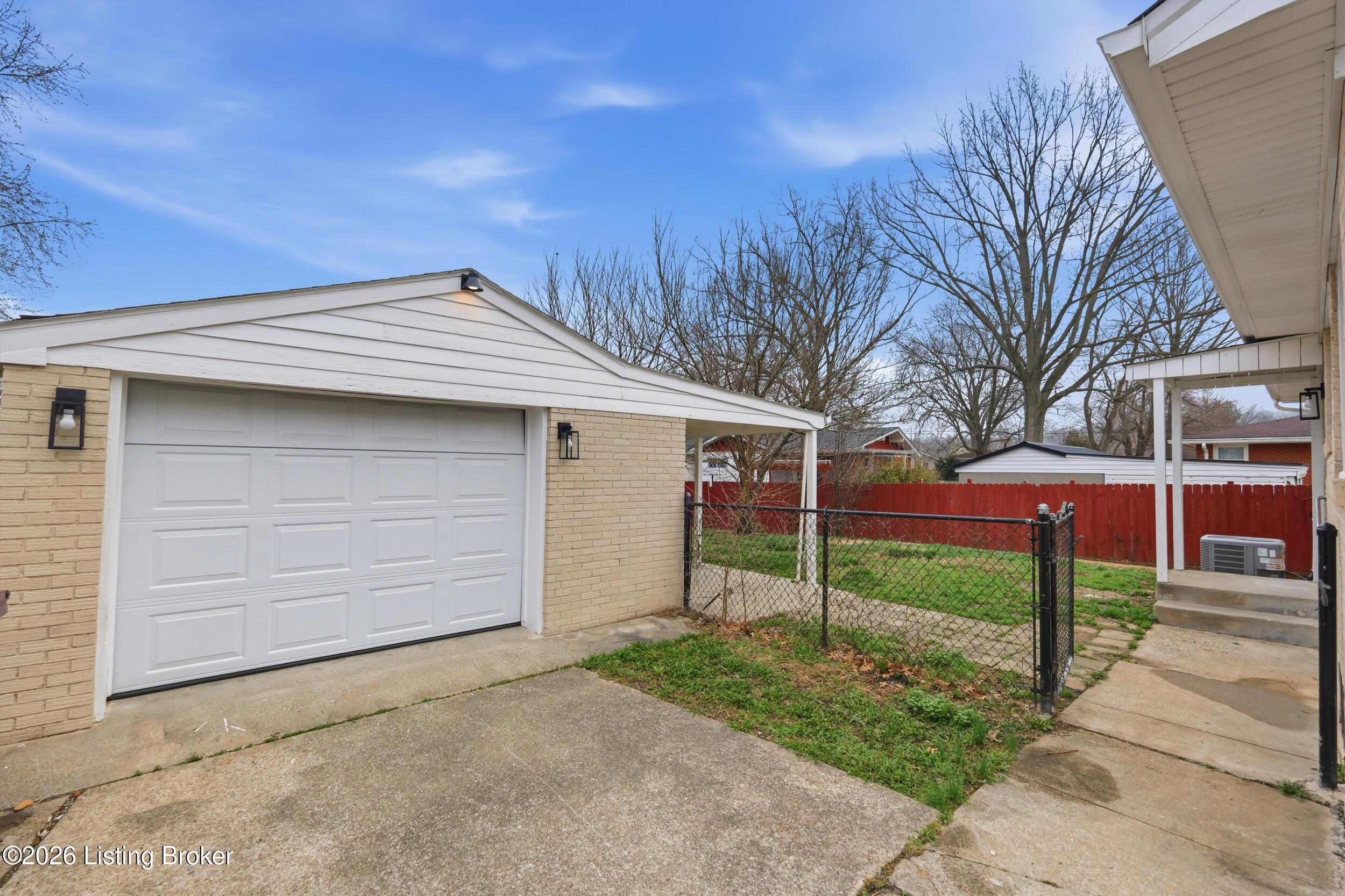 5009 Paramount Dr