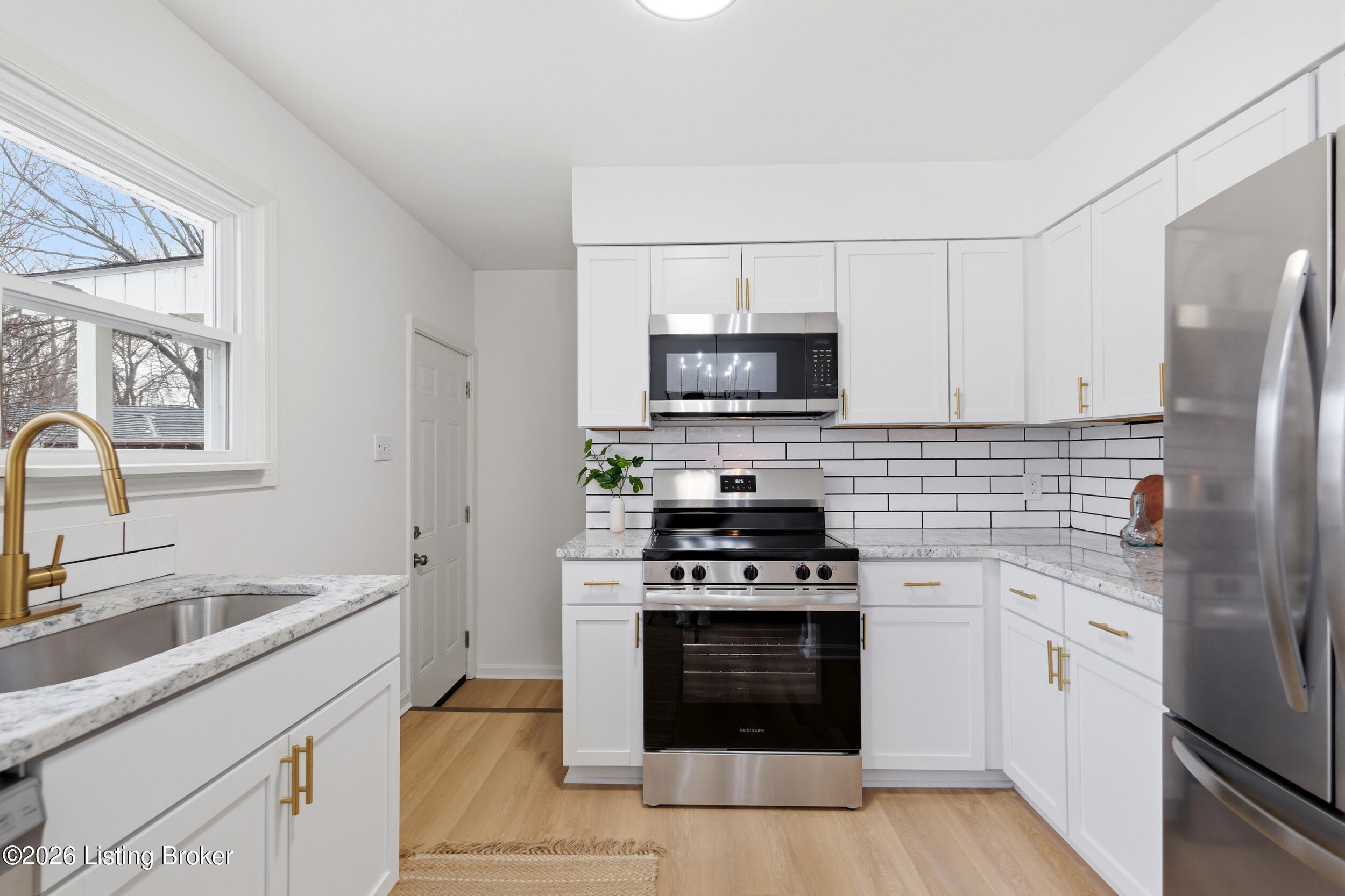 5009 Paramount Dr