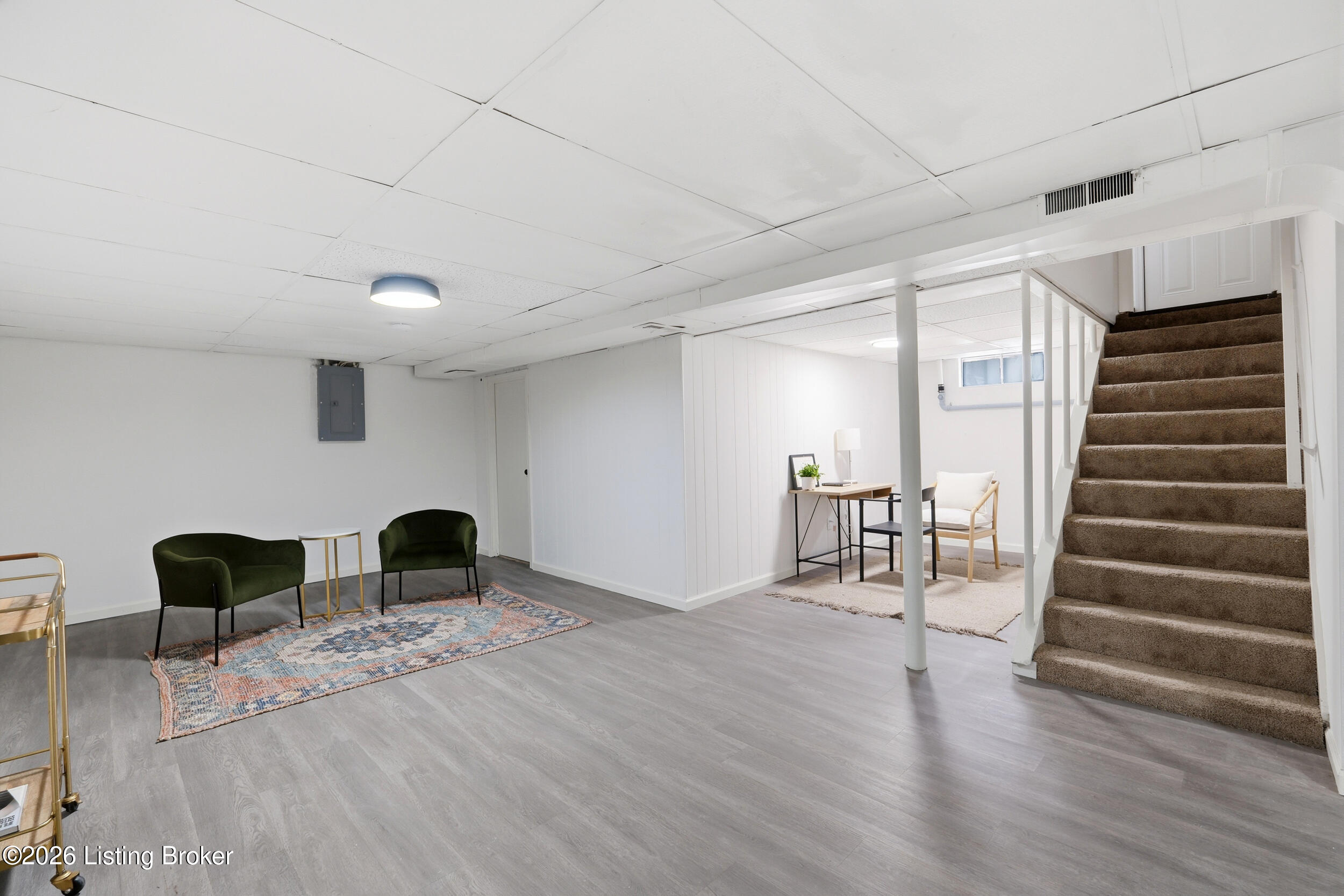 5009 Paramount Dr