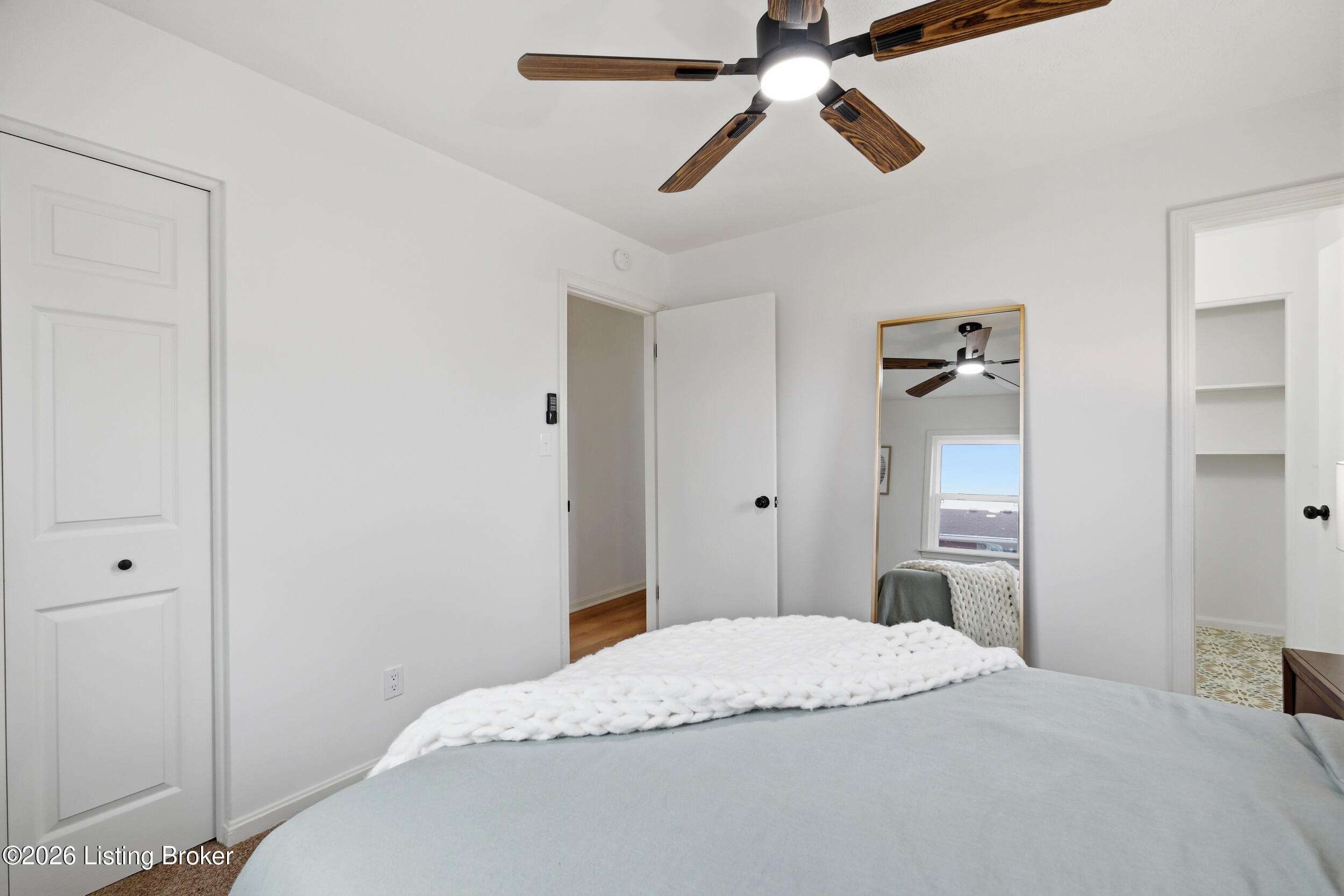 5009 Paramount Dr
