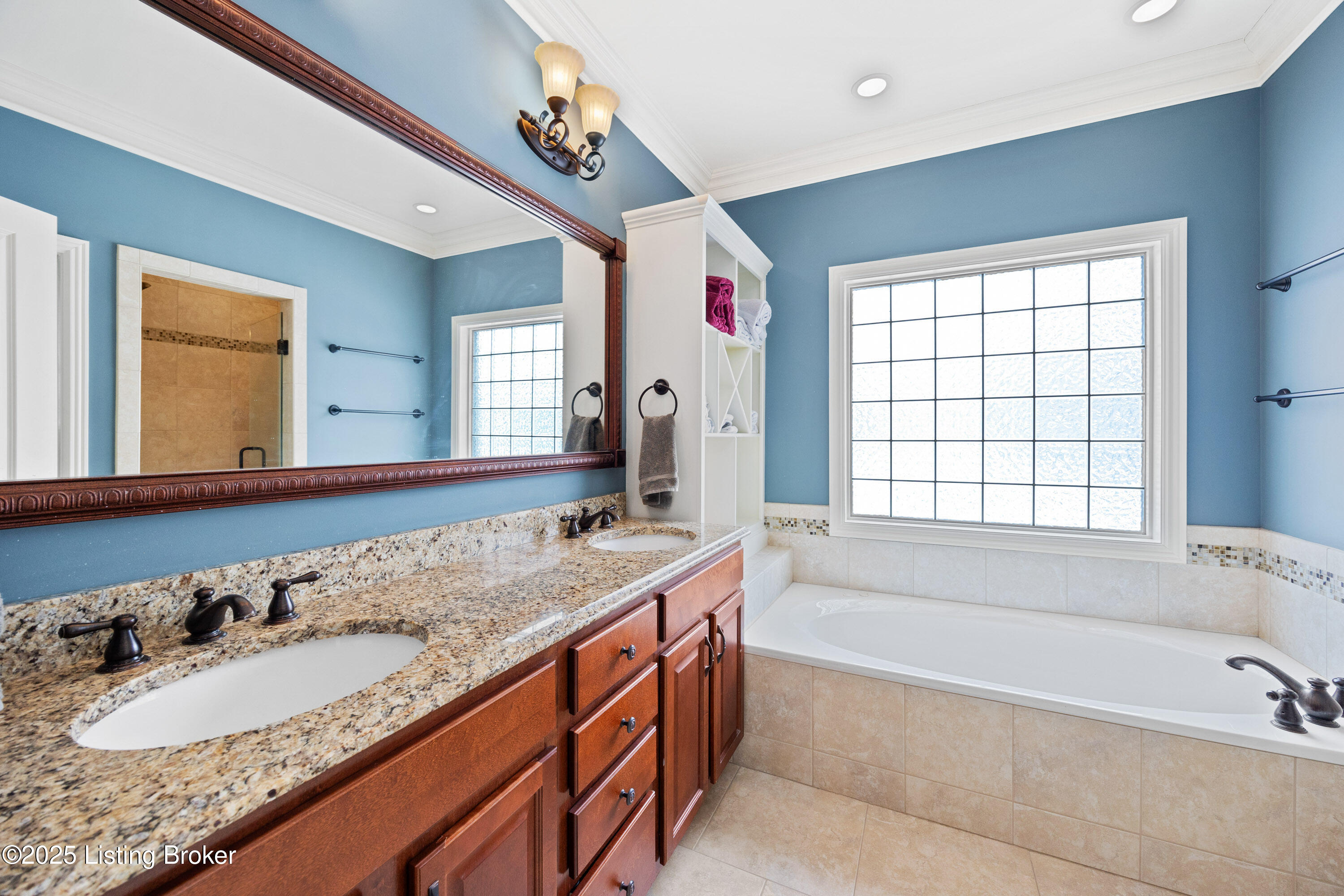 11101 Pebble Creek Dr