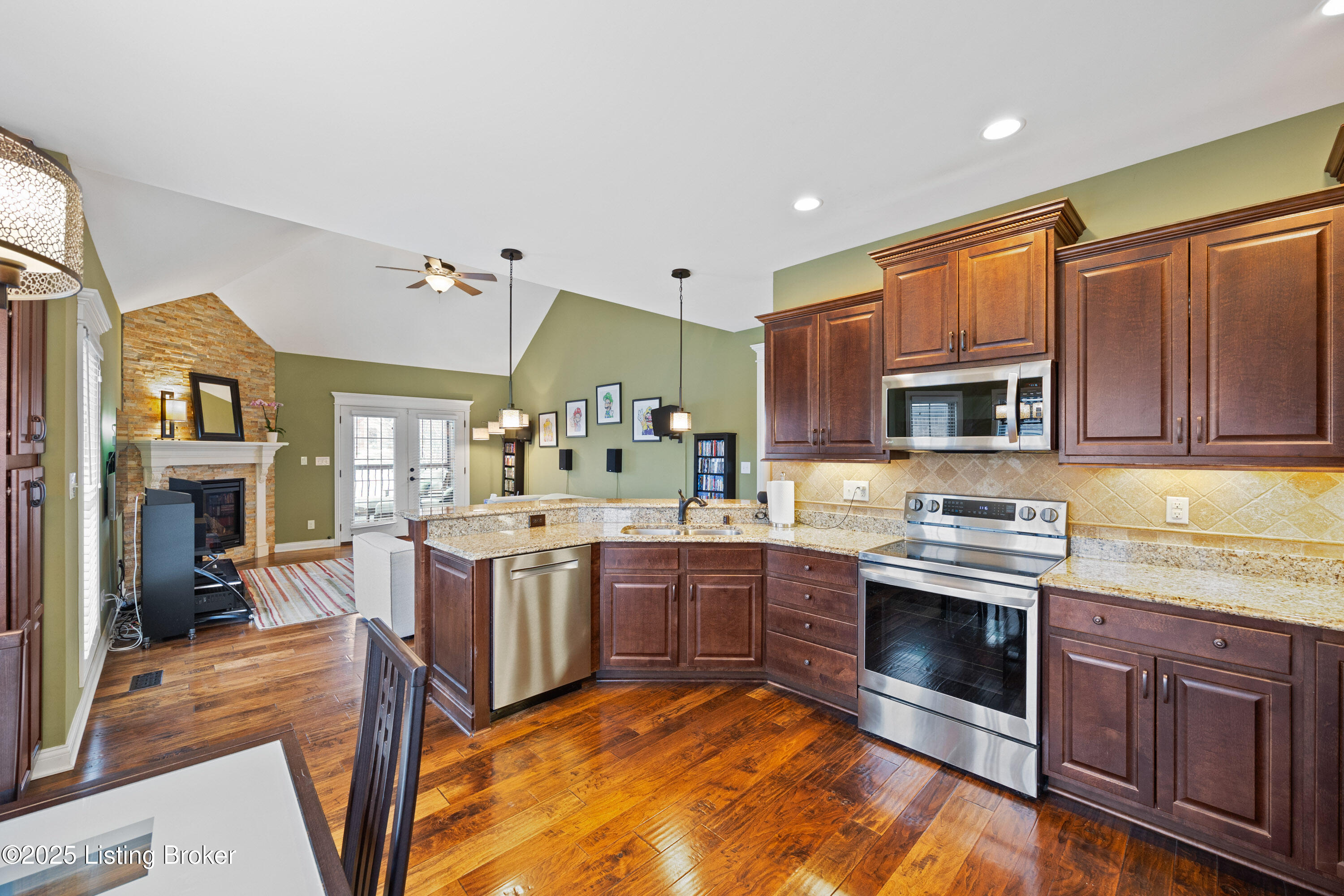 11101 Pebble Creek Dr