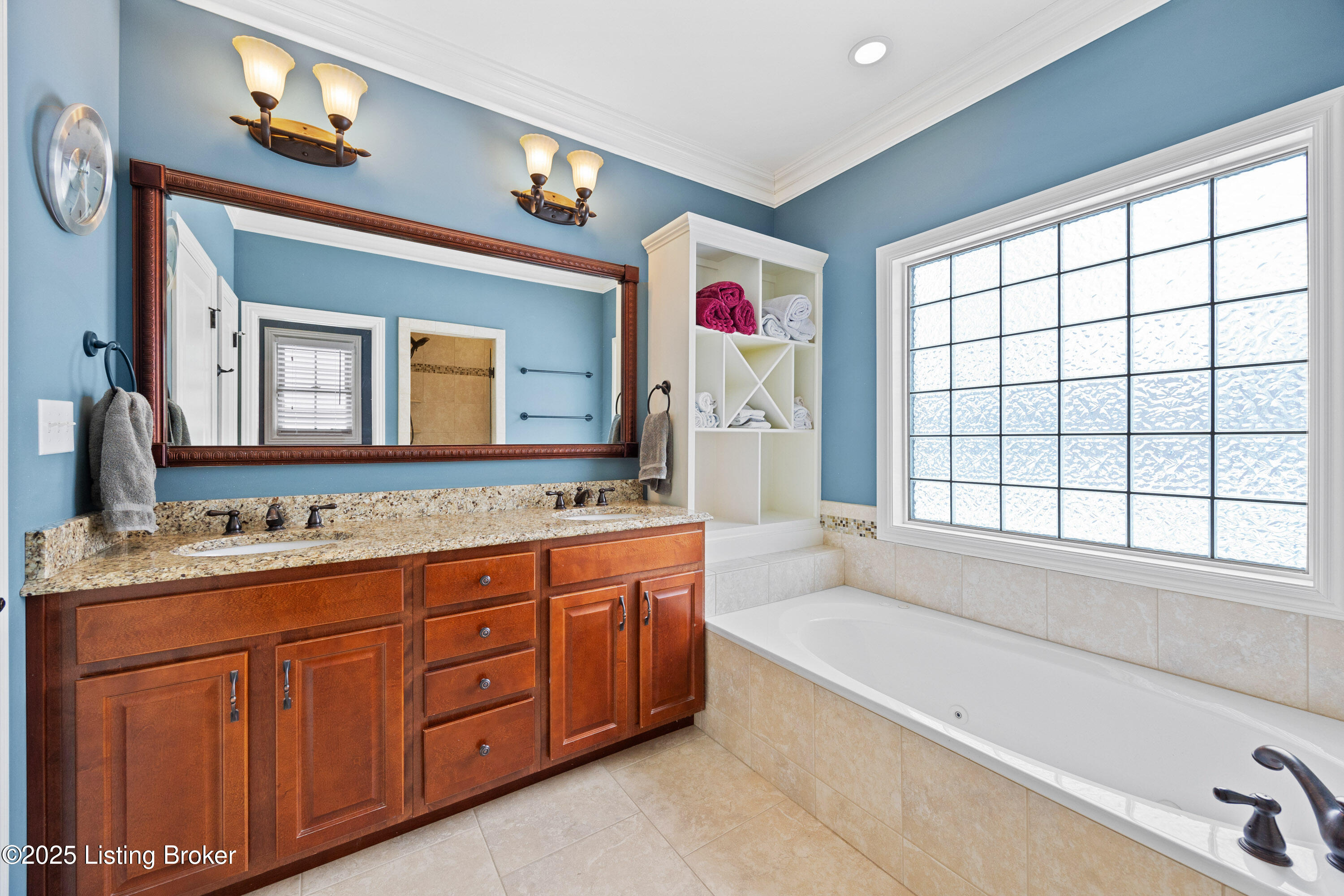 11101 Pebble Creek Dr