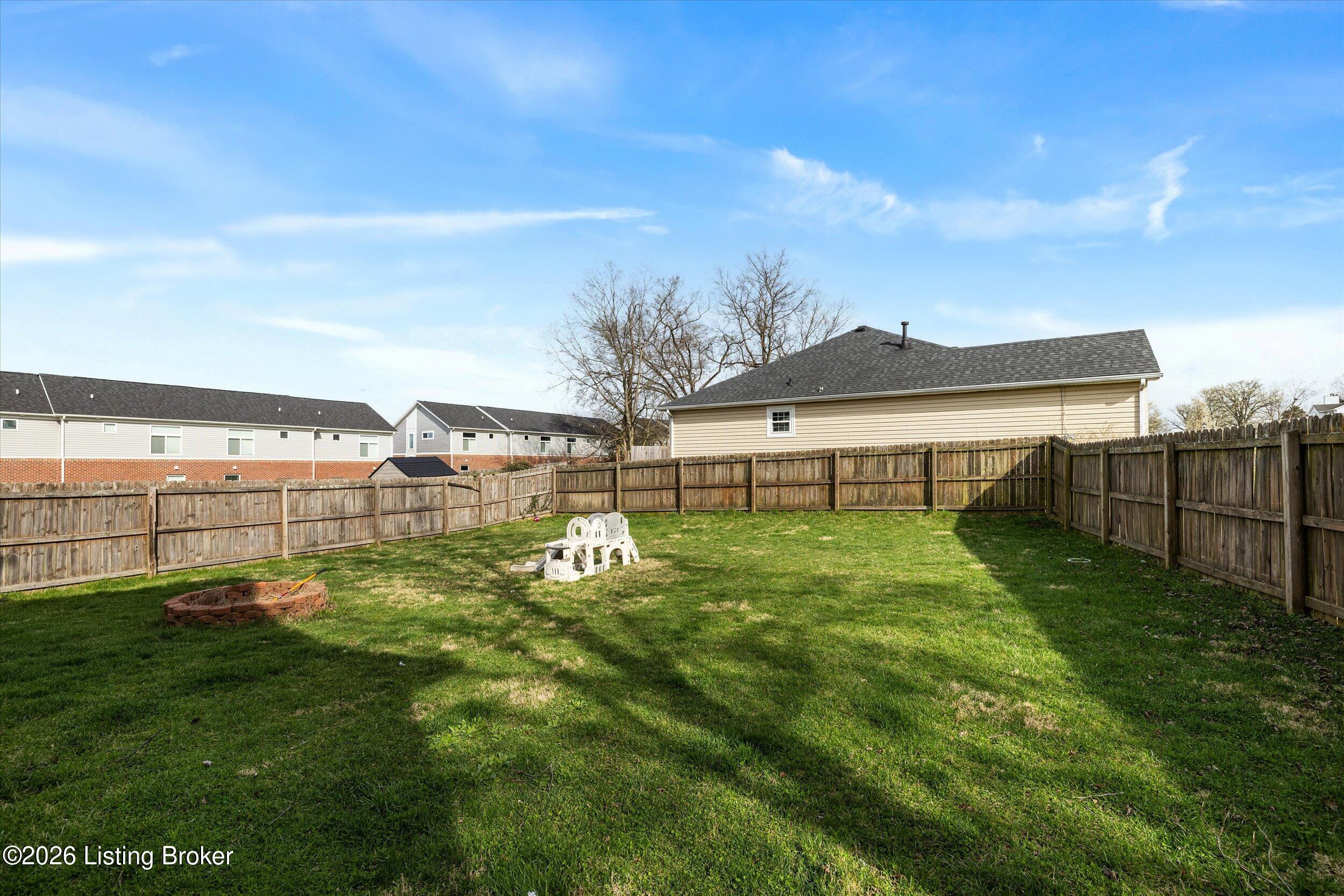 3817 Willowview Blvd