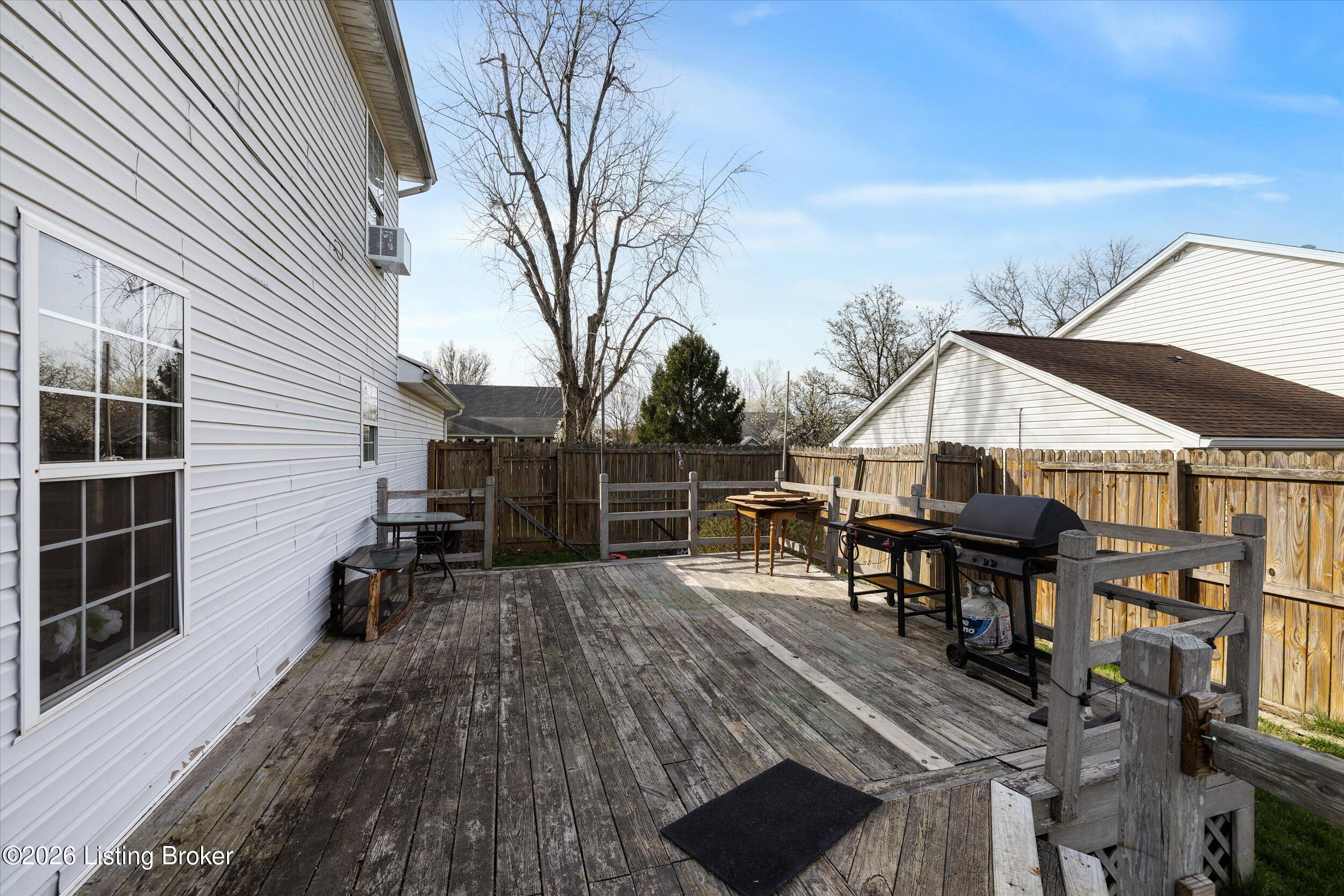 3817 Willowview Blvd