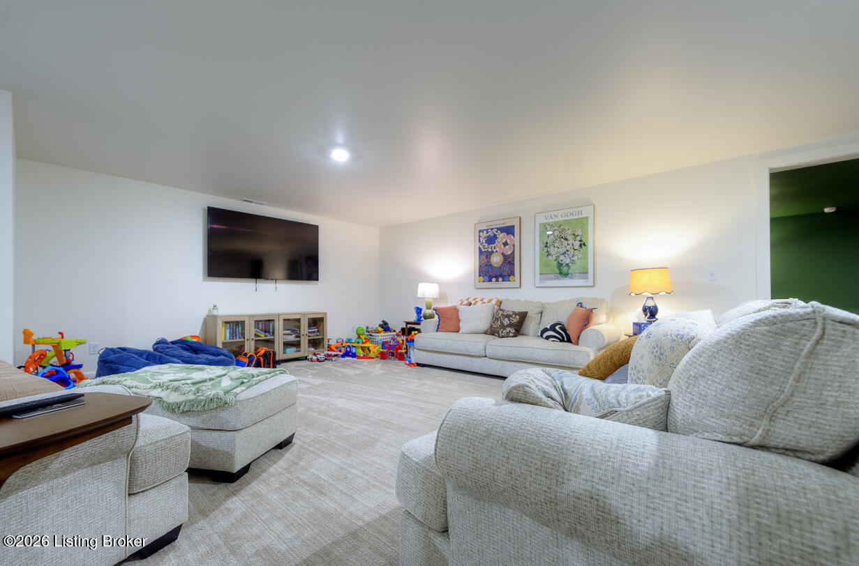 3103 Twin Creek Dr