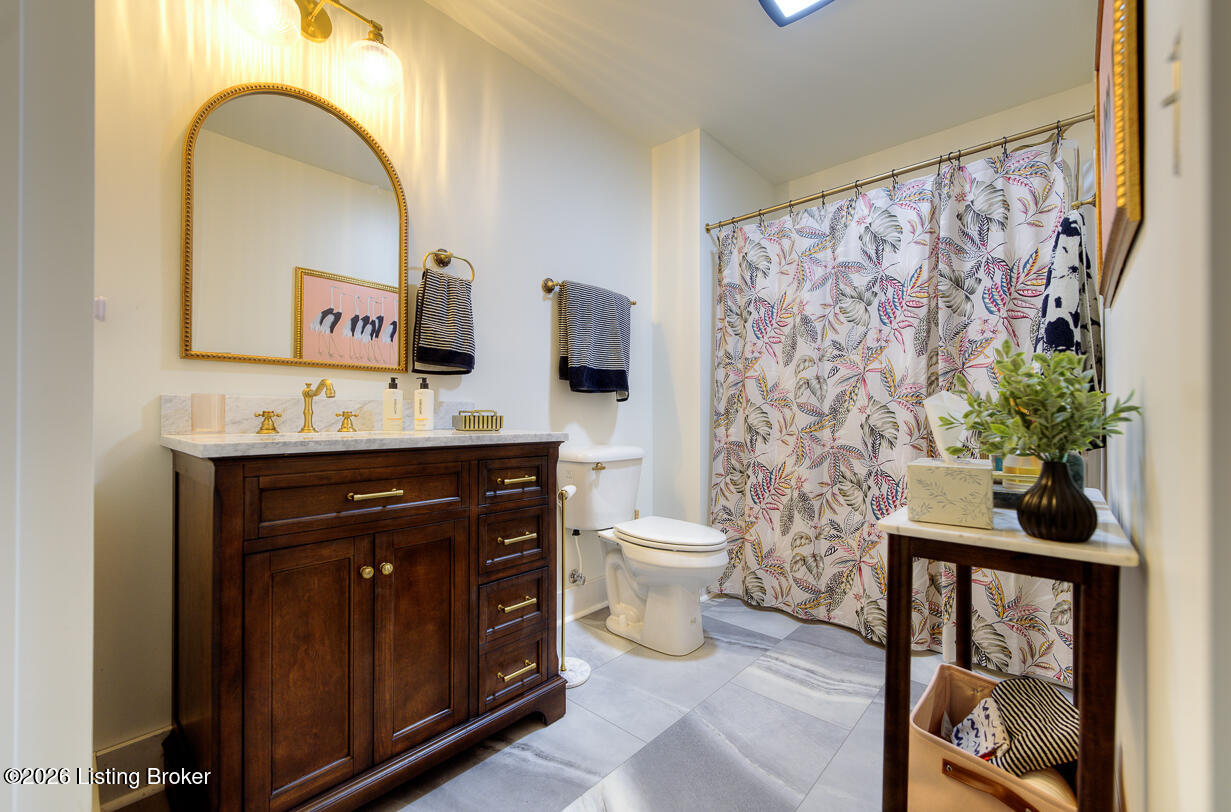 3103 Twin Creek Dr