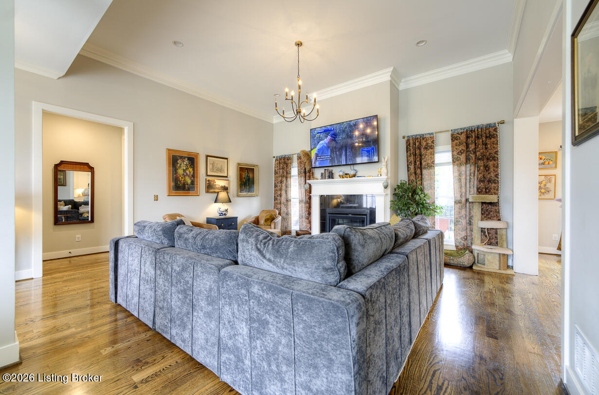 3103 Twin Creek Dr