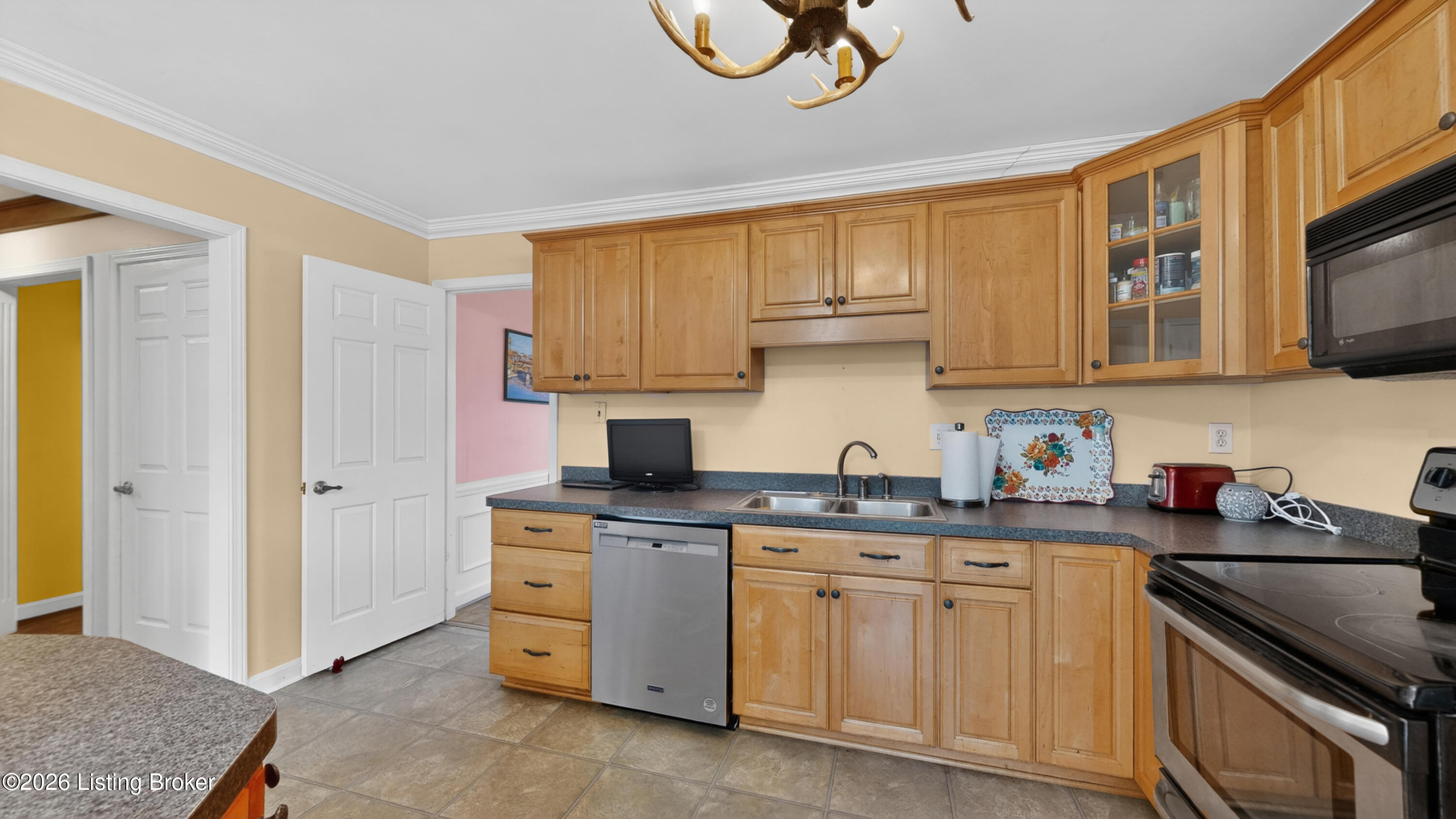 2406 Phoenix Hill Dr