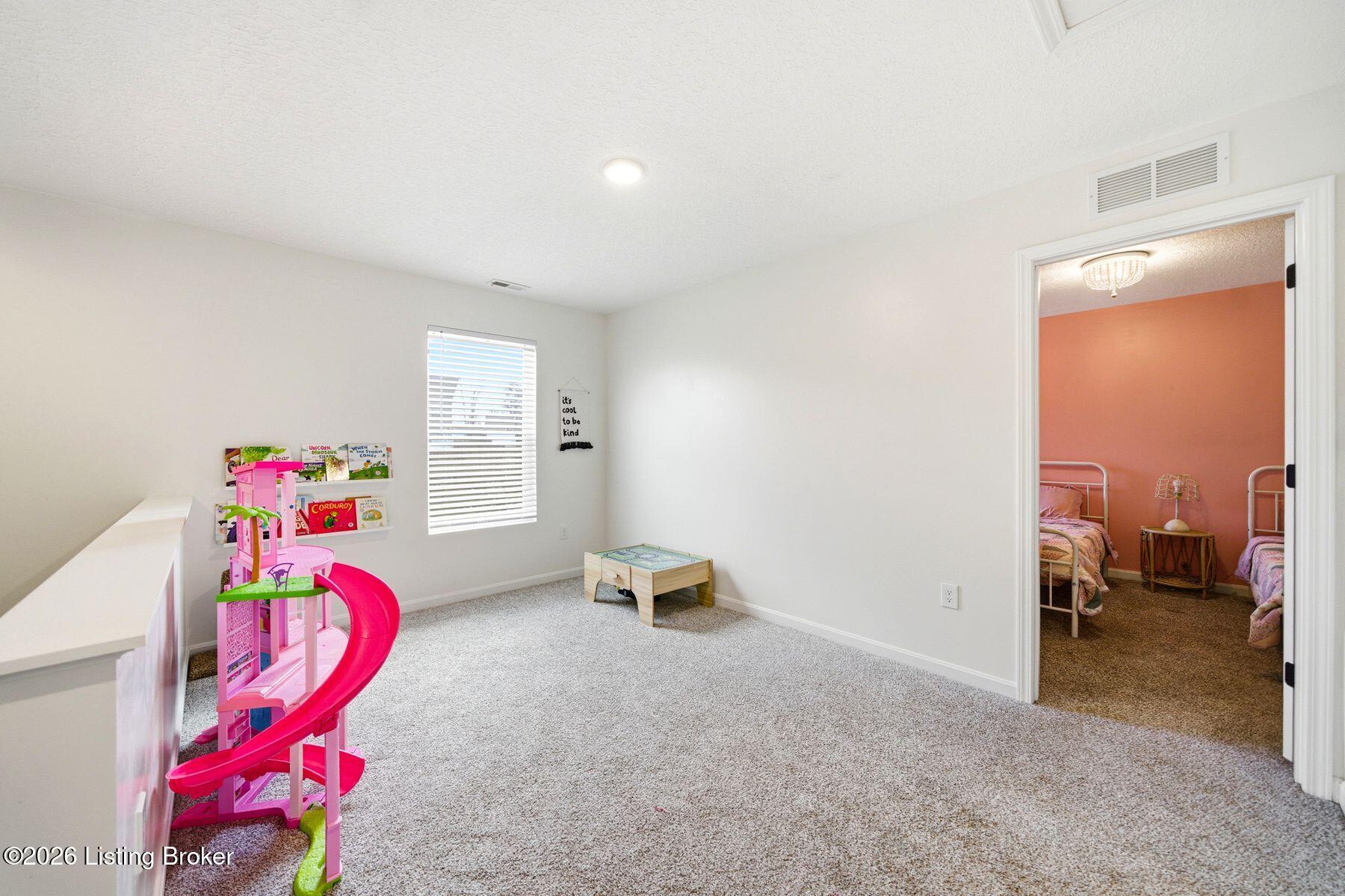 112 Ravens Nest Ct