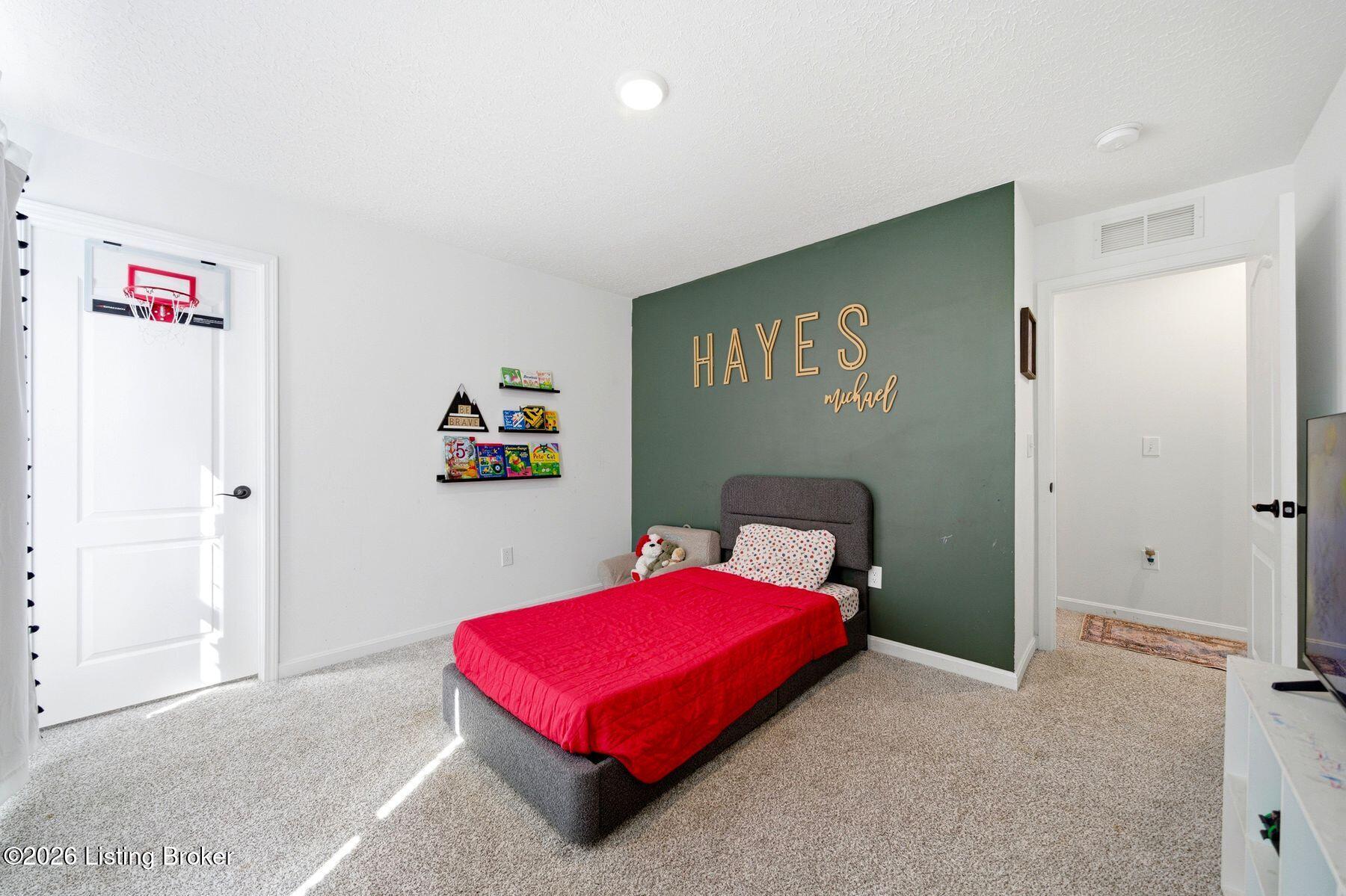 112 Ravens Nest Ct