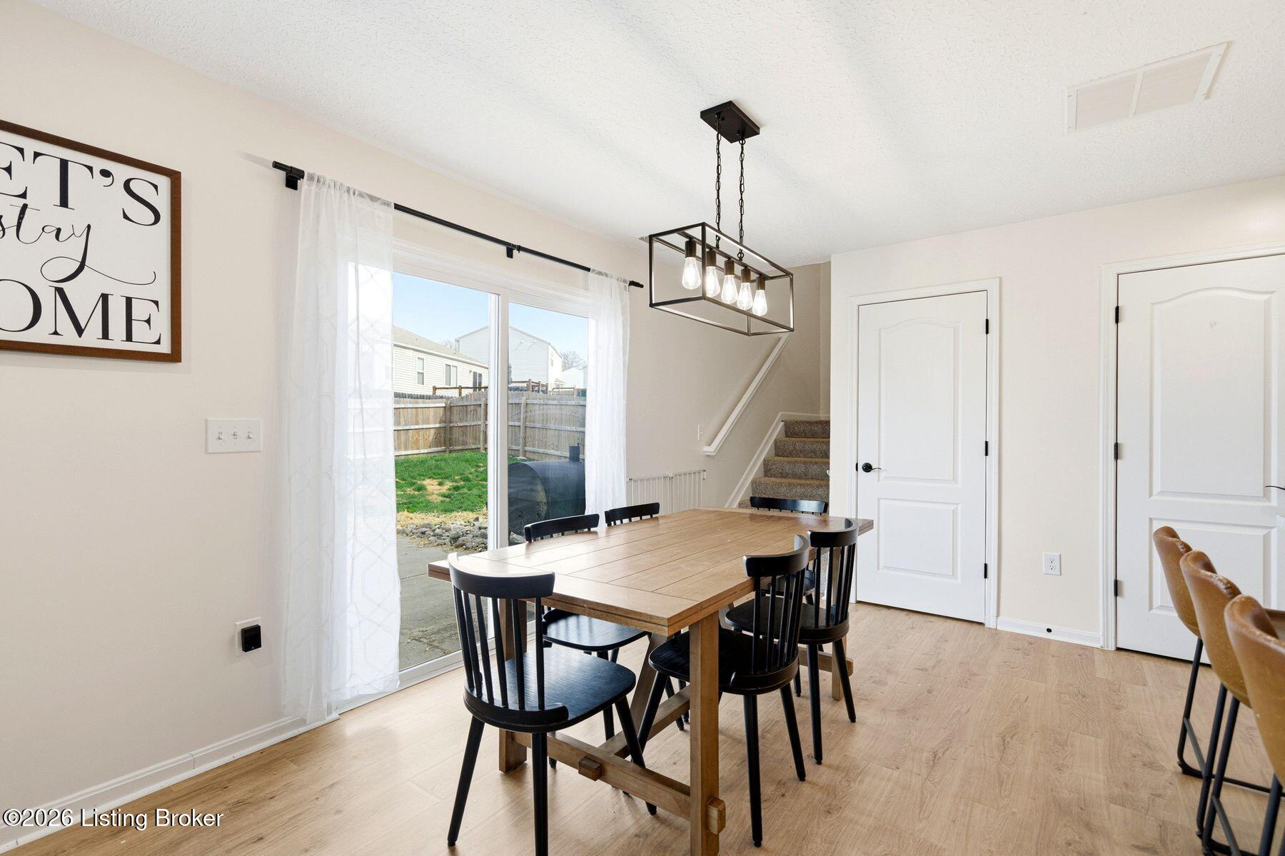 112 Ravens Nest Ct