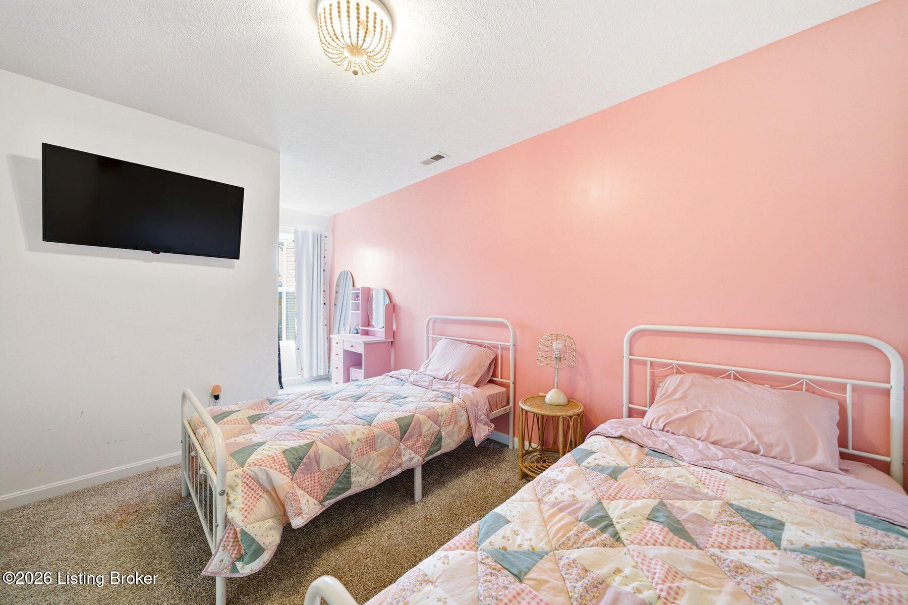 112 Ravens Nest Ct
