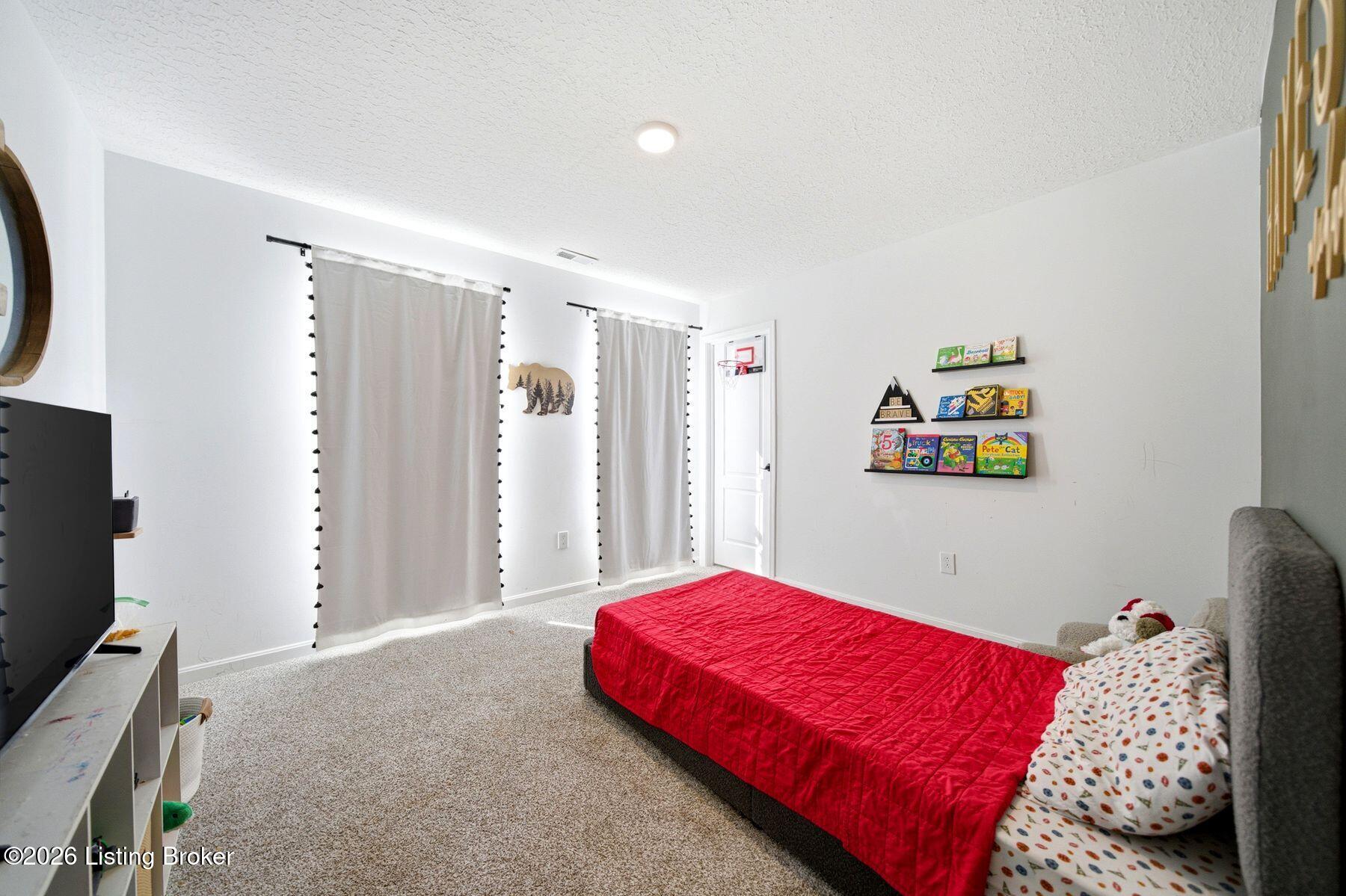 112 Ravens Nest Ct