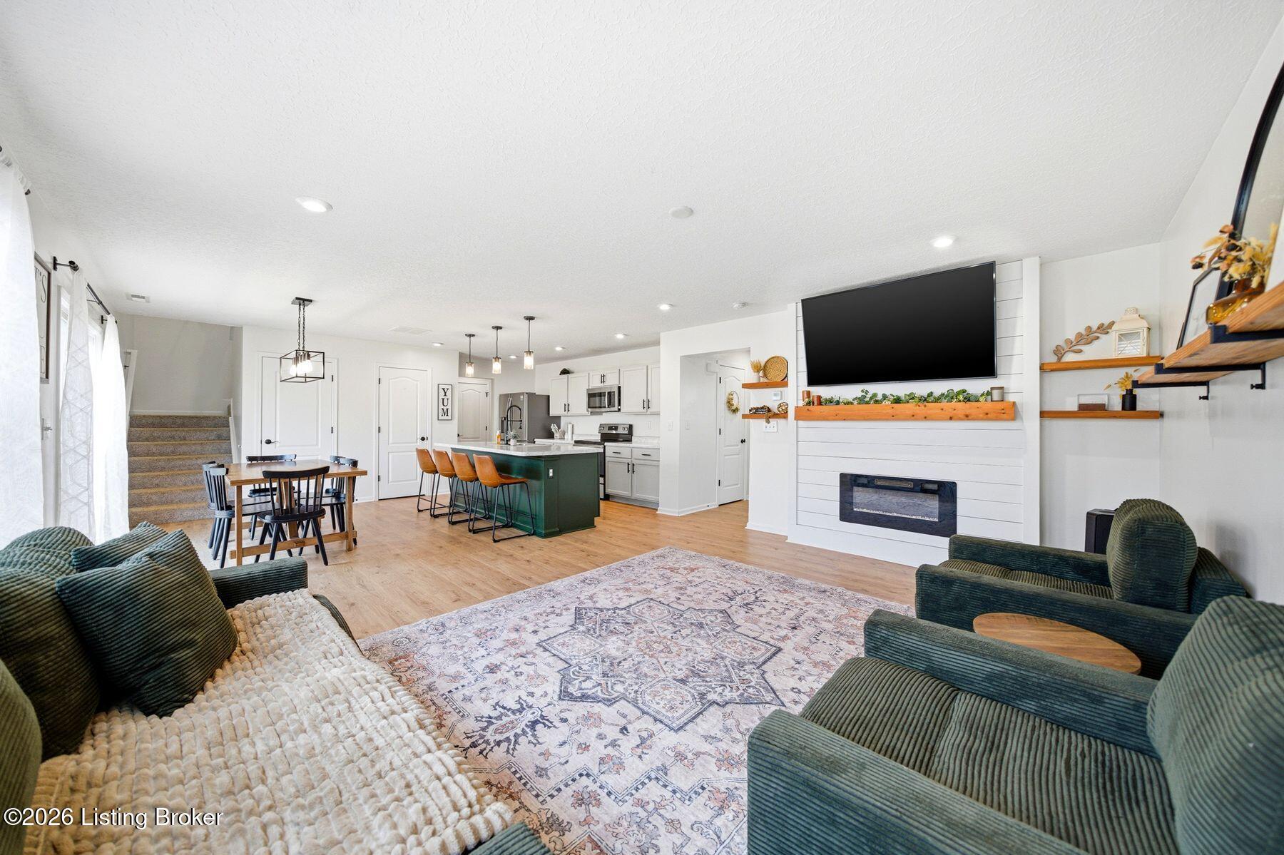 112 Ravens Nest Ct