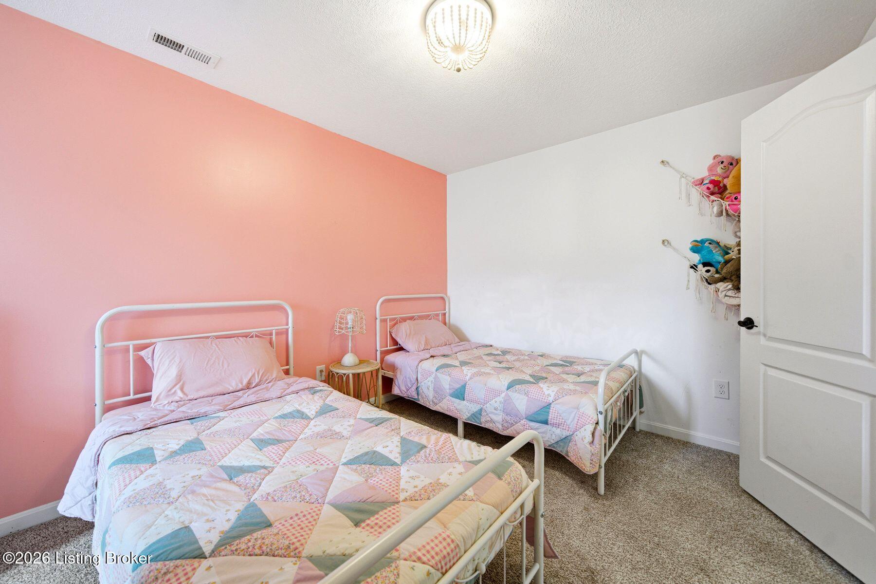 112 Ravens Nest Ct
