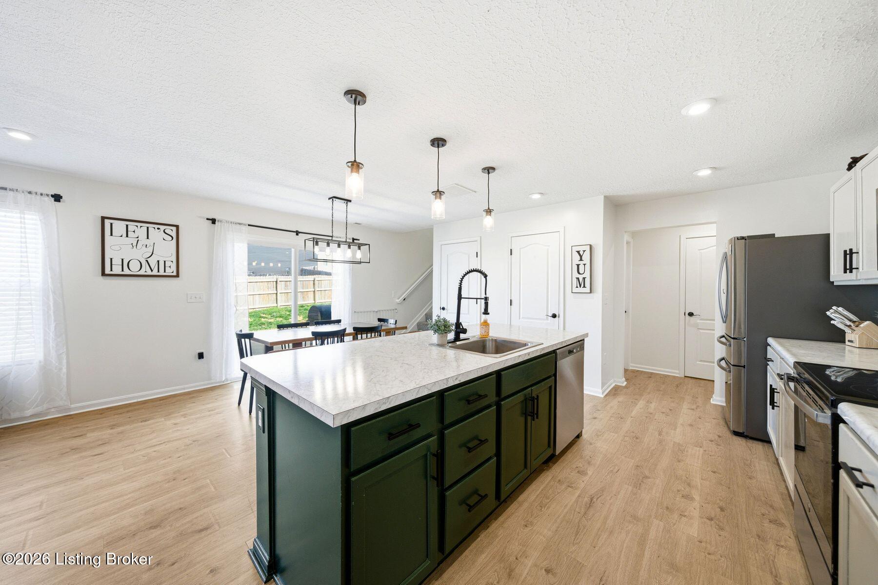 112 Ravens Nest Ct