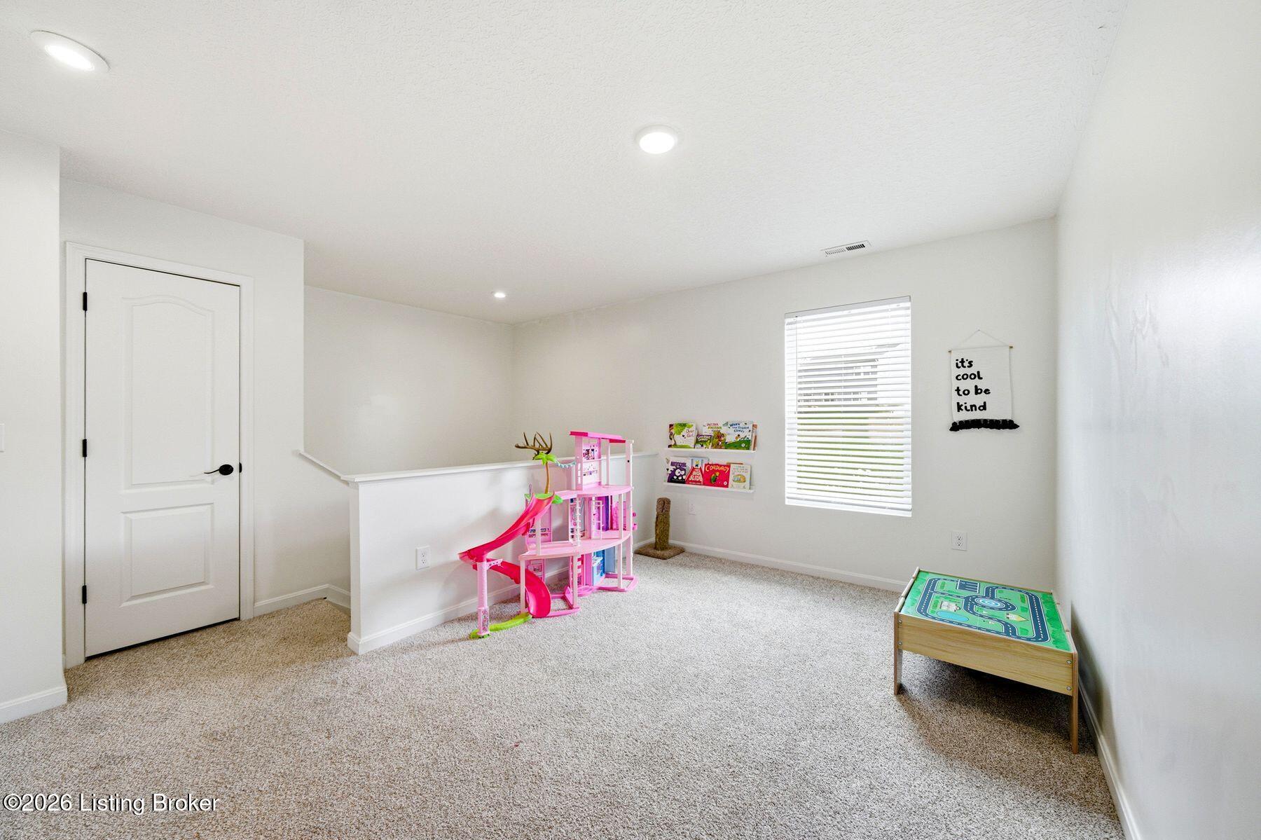 112 Ravens Nest Ct