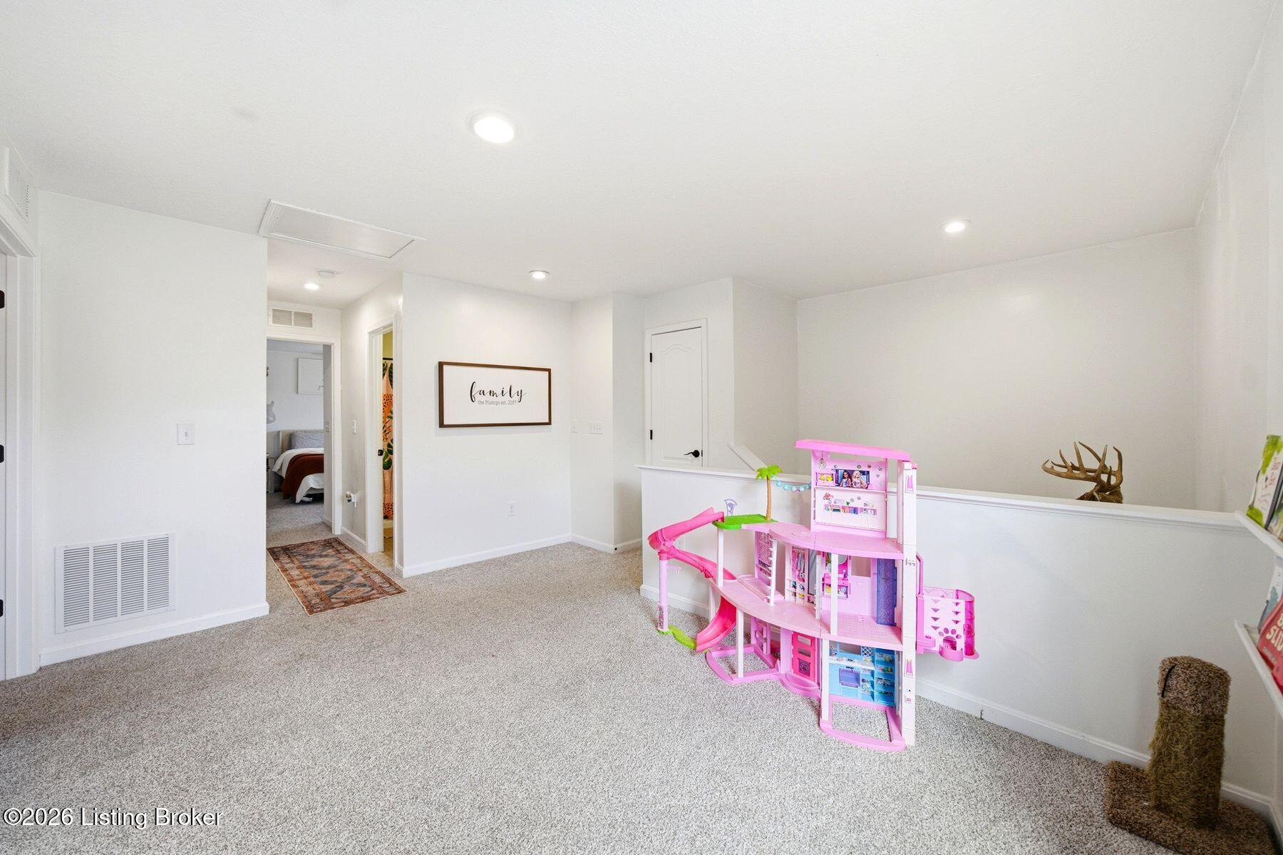 112 Ravens Nest Ct