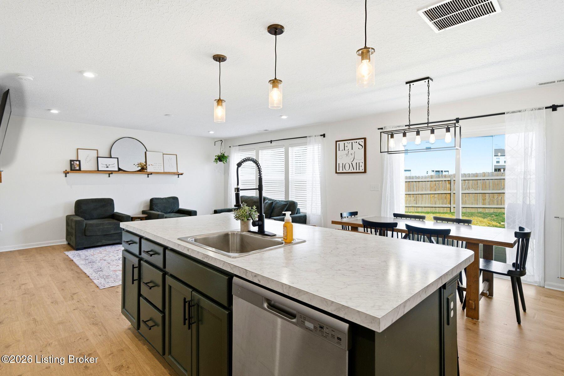 112 Ravens Nest Ct