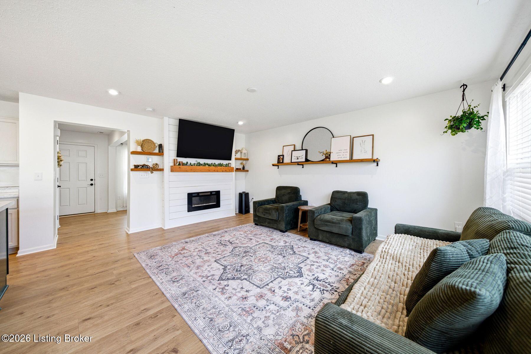 112 Ravens Nest Ct