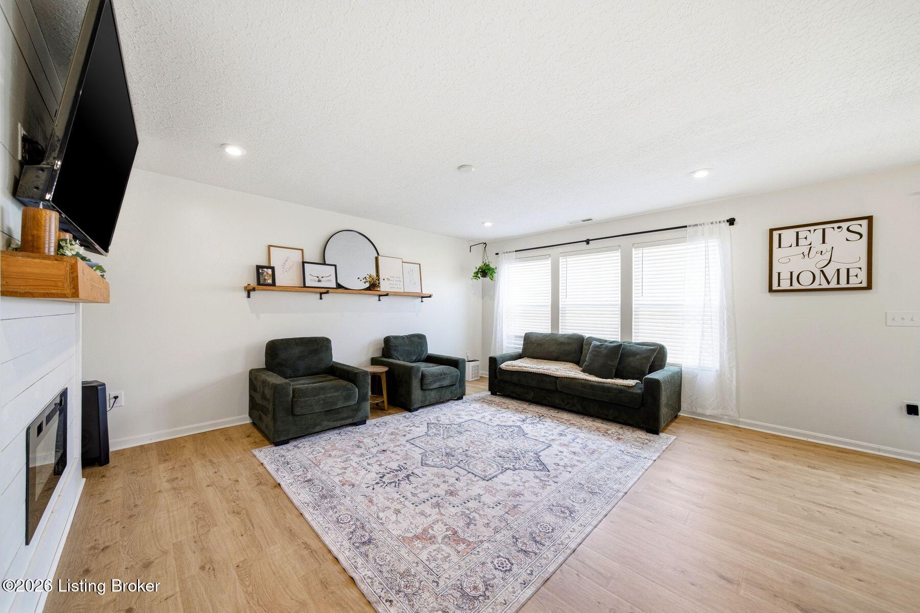 112 Ravens Nest Ct