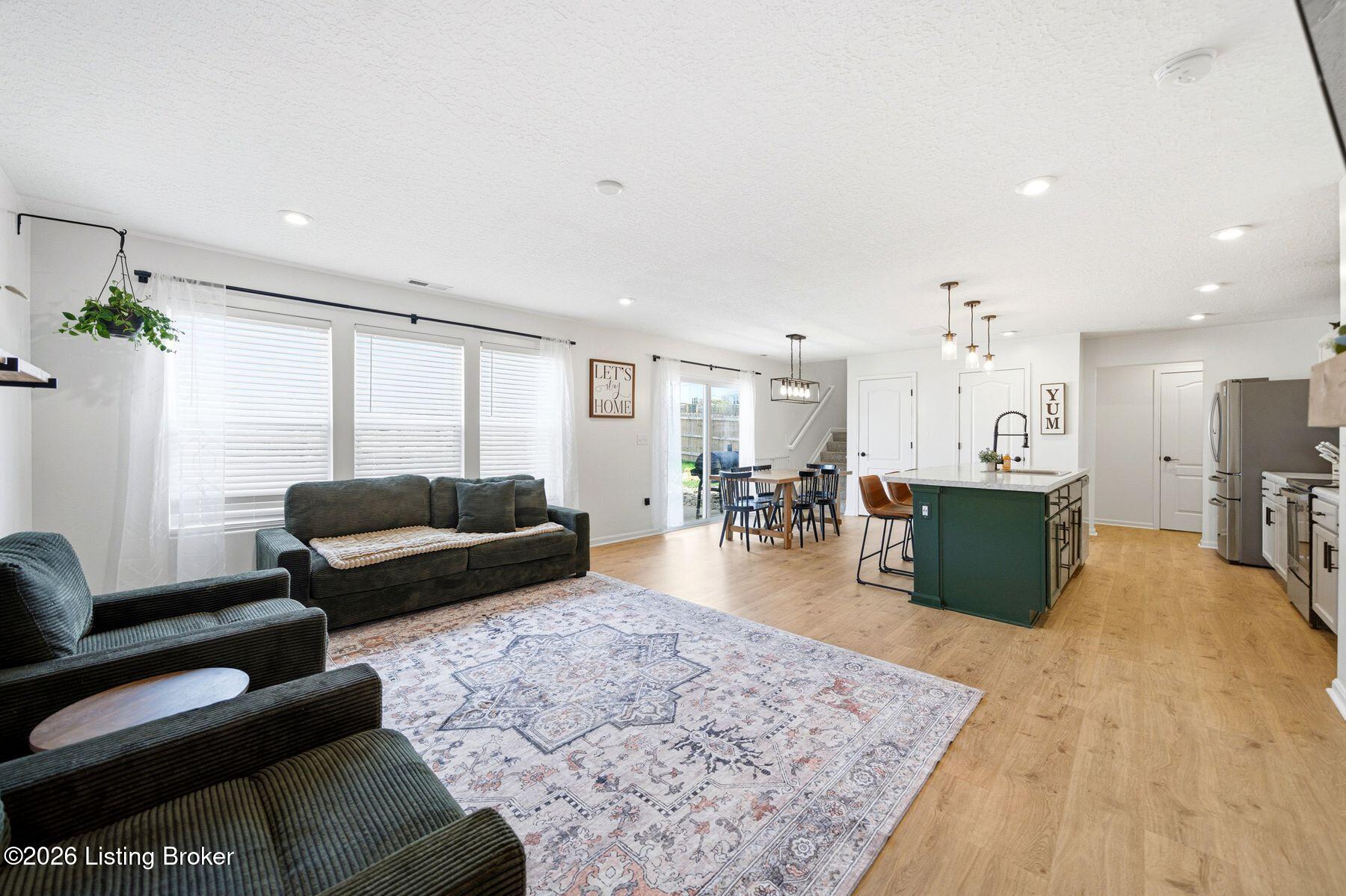 112 Ravens Nest Ct