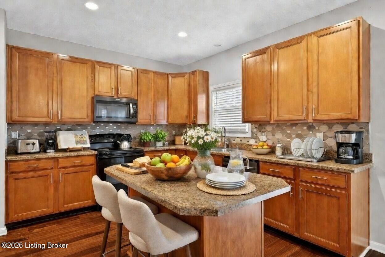5601 Red Crested Way