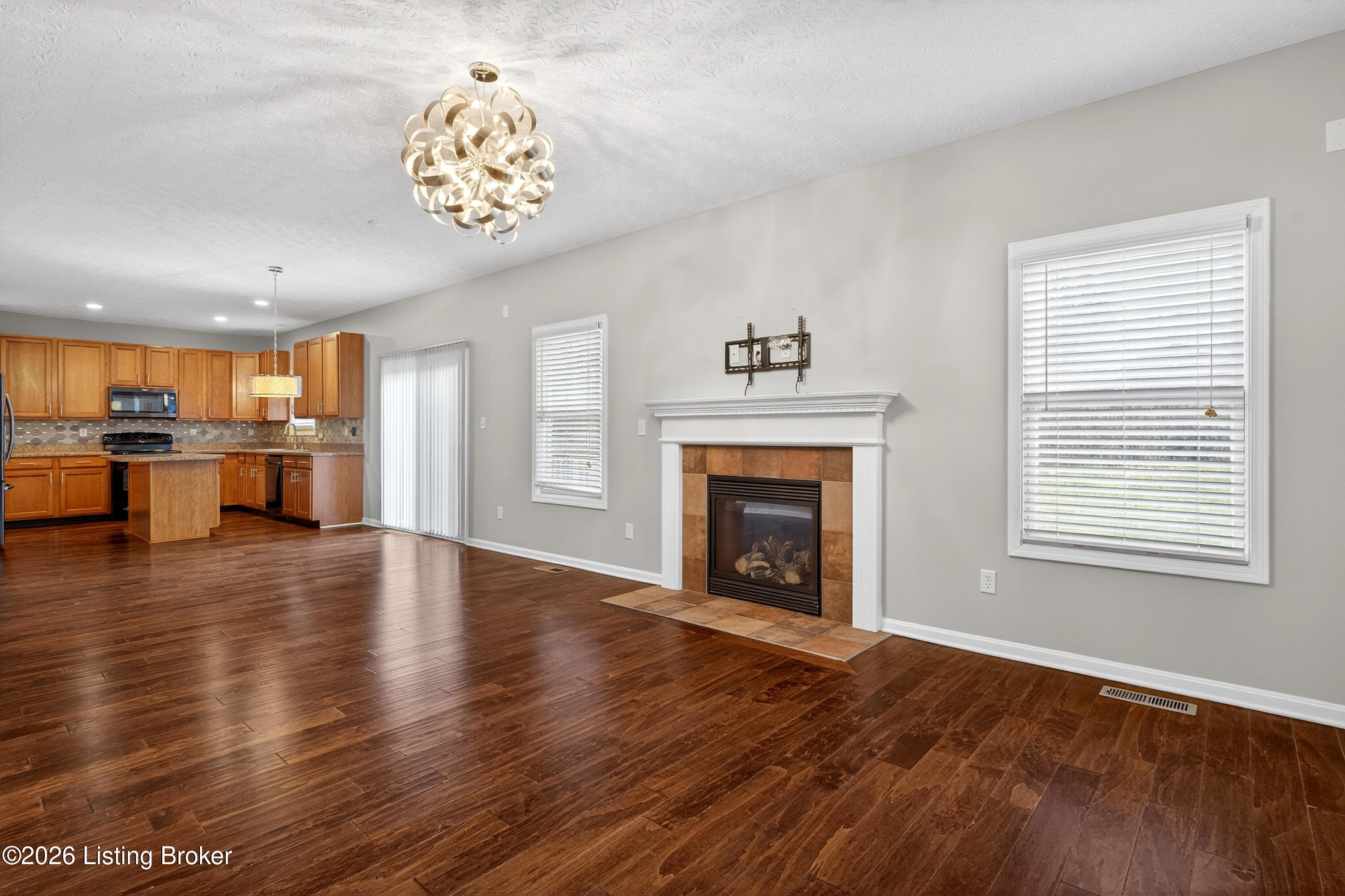 5601 Red Crested Way