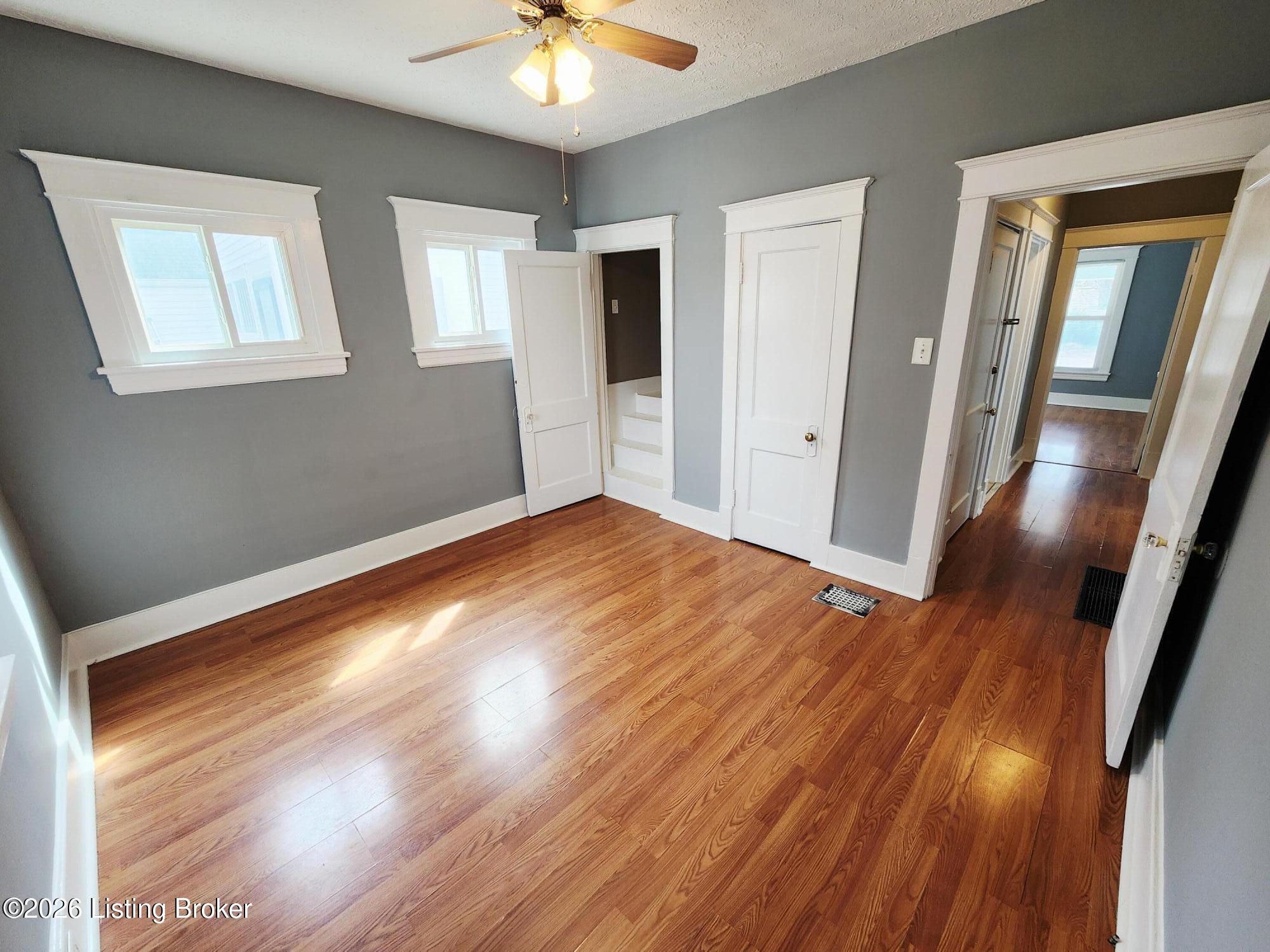 337 W Kenwood Way