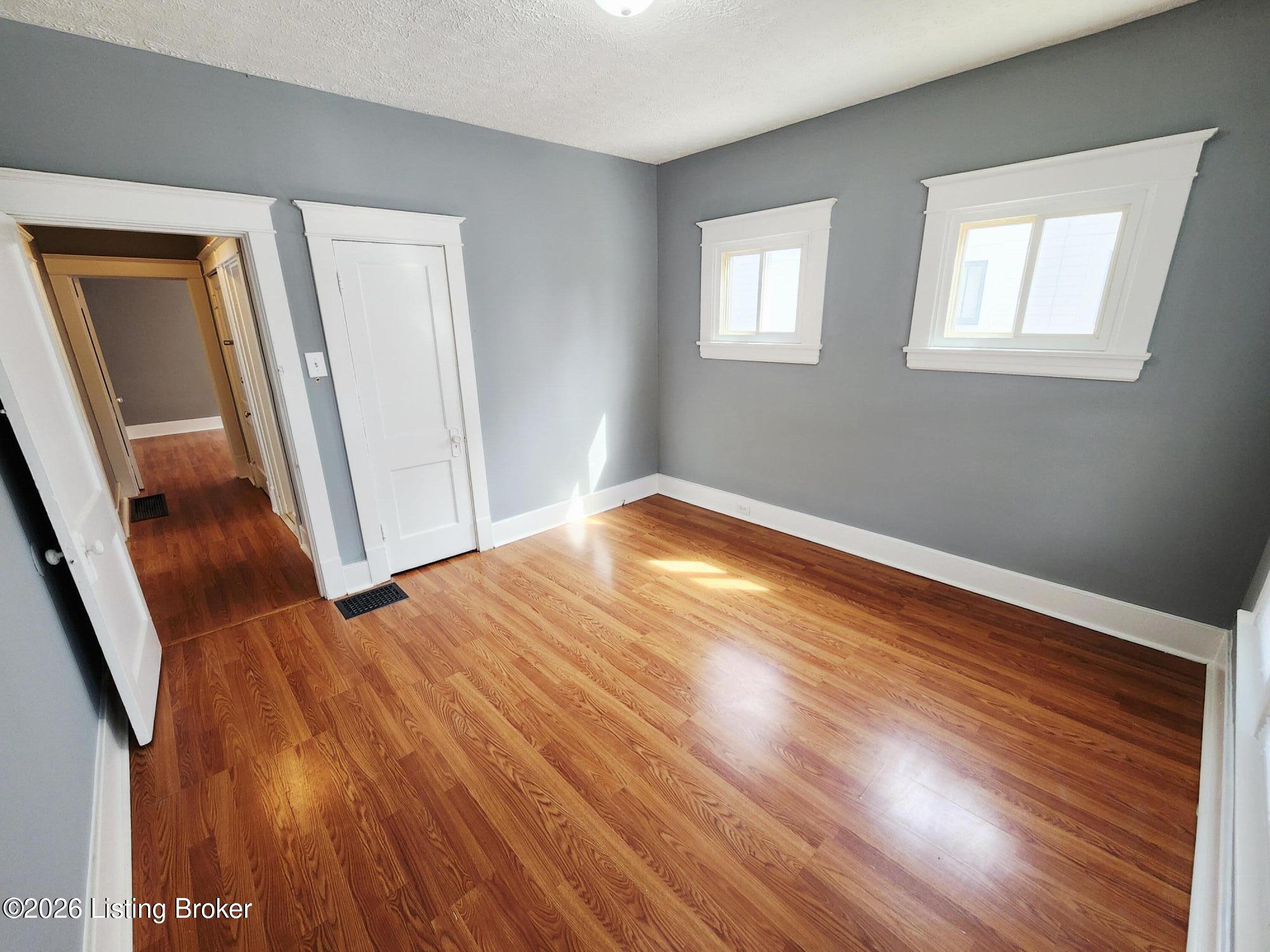 337 W Kenwood Way