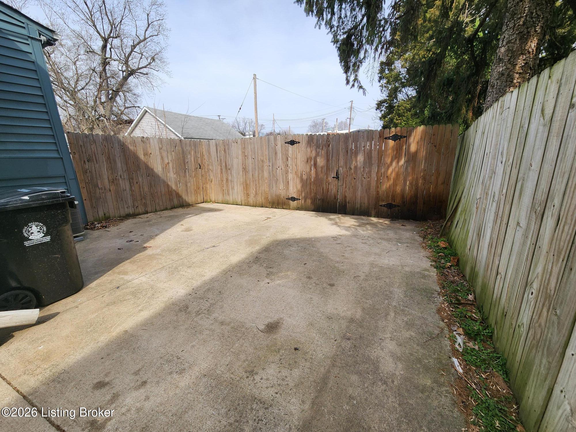 337 W Kenwood Way