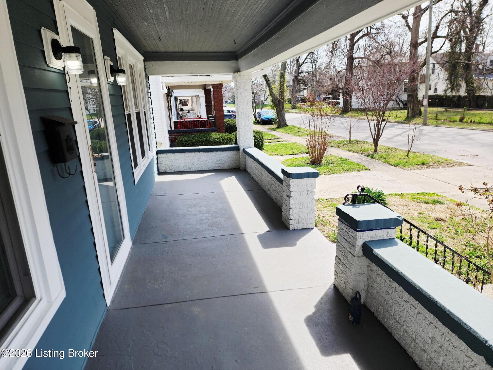 337 W Kenwood Way