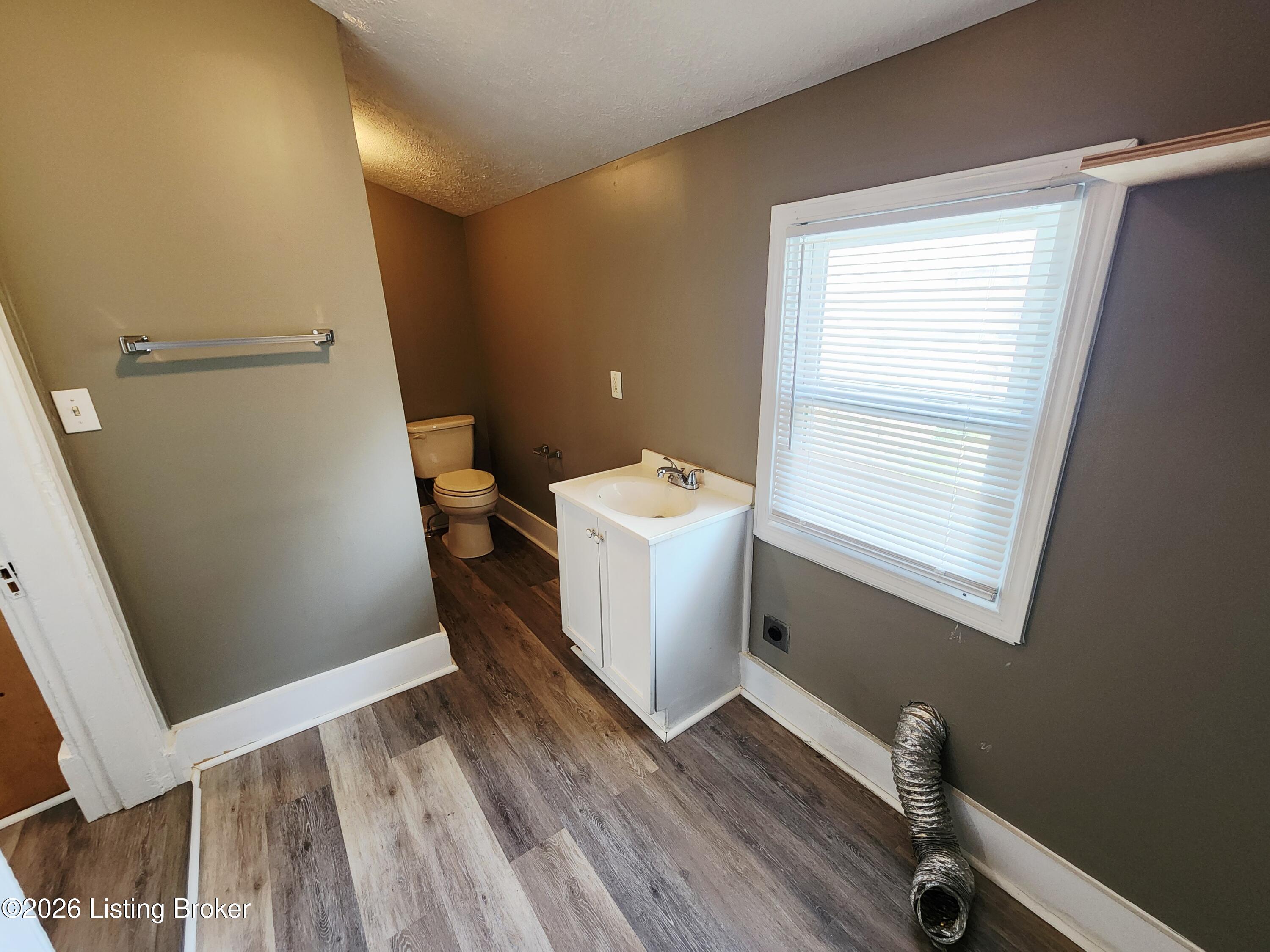 337 W Kenwood Way