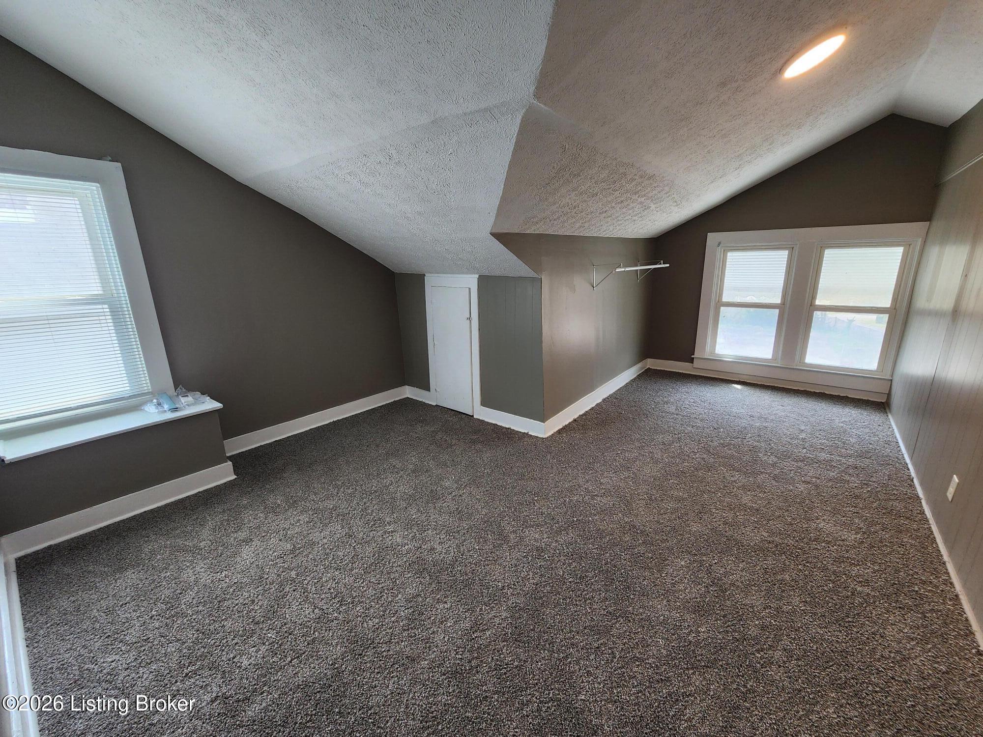 337 W Kenwood Way