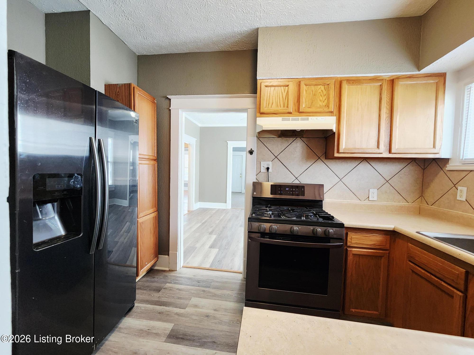 337 W Kenwood Way